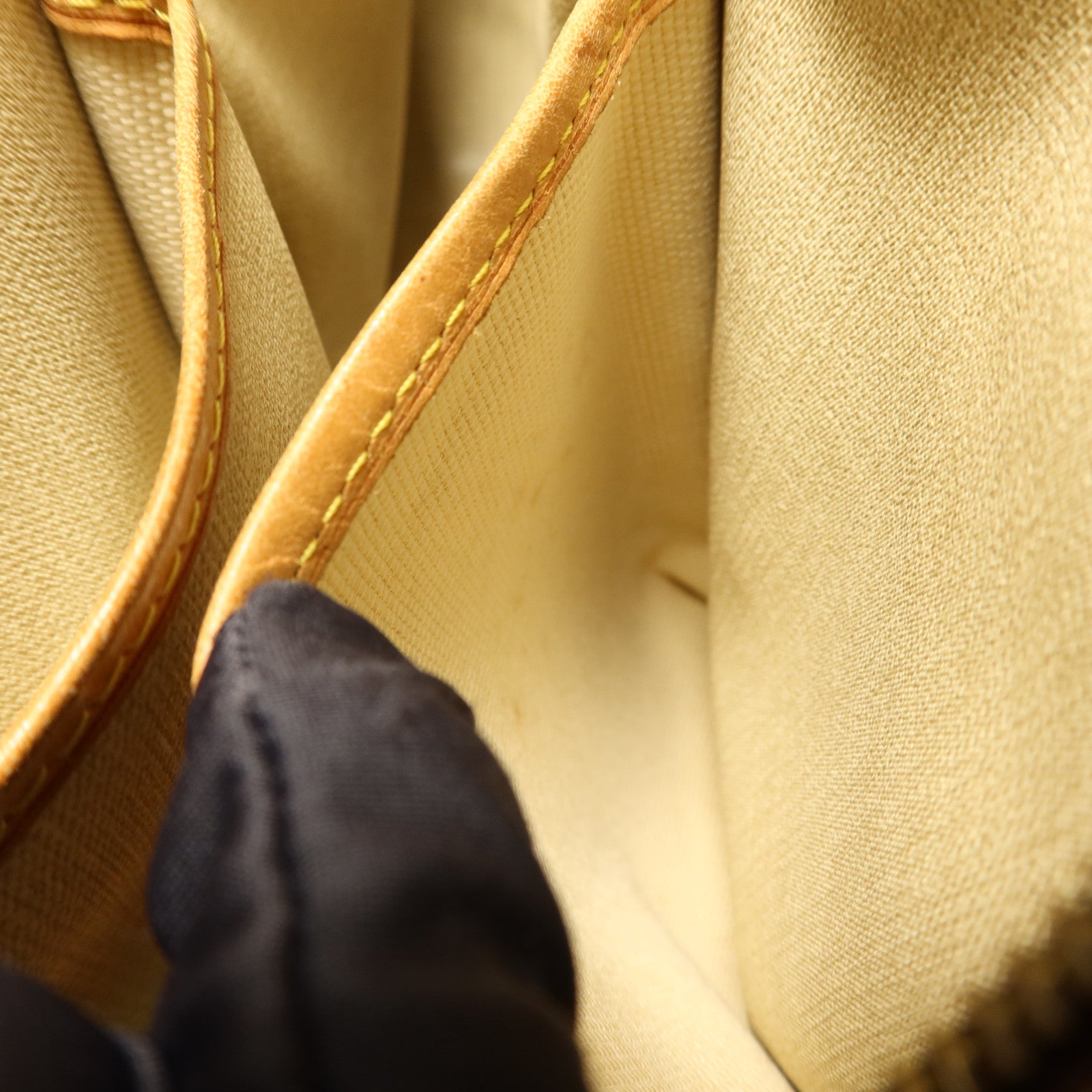 LOUIS VUITTON Monogram Trouville金扣手挽袋