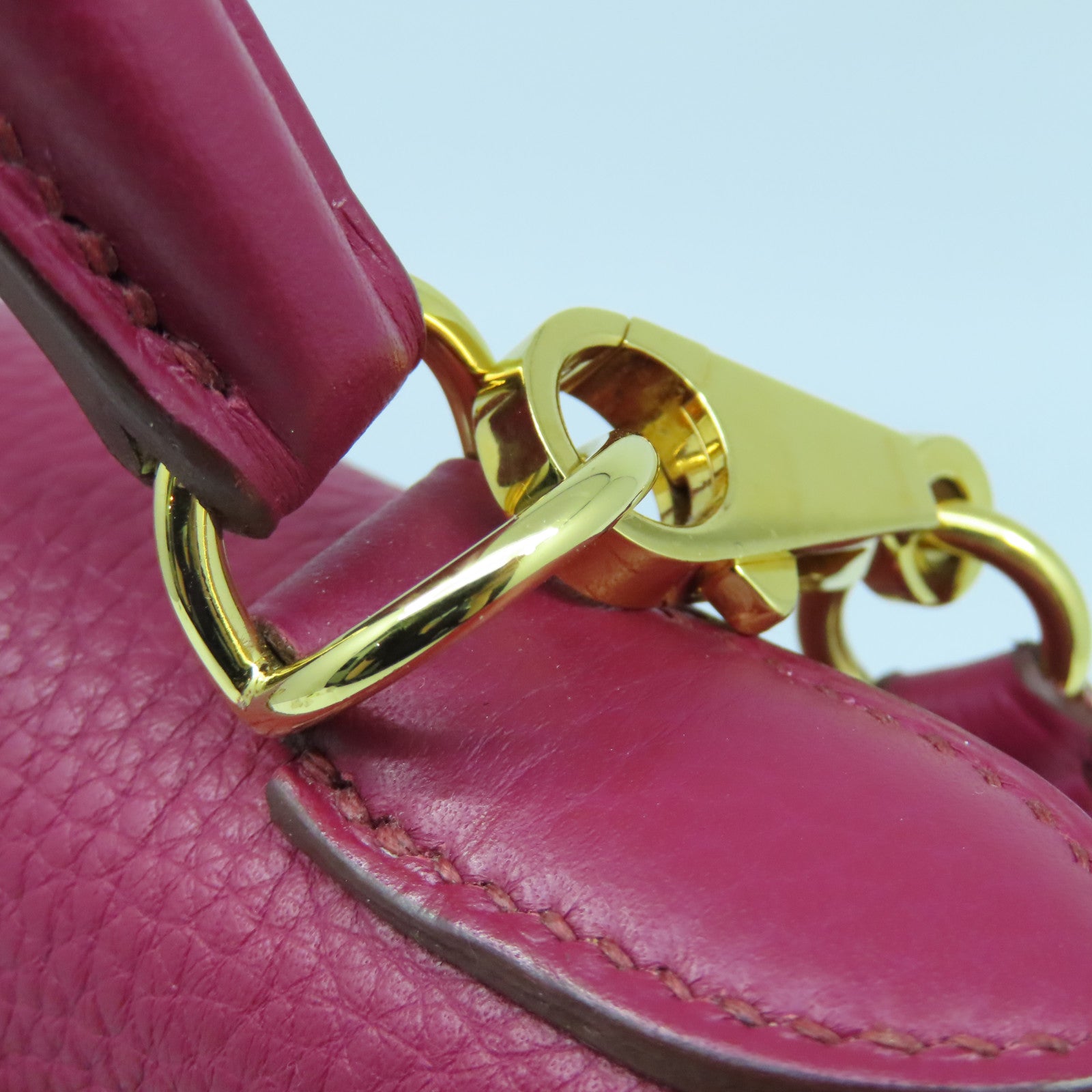 HERMES Clemence皮革Kelly 28金扣手挽袋Rubis红色