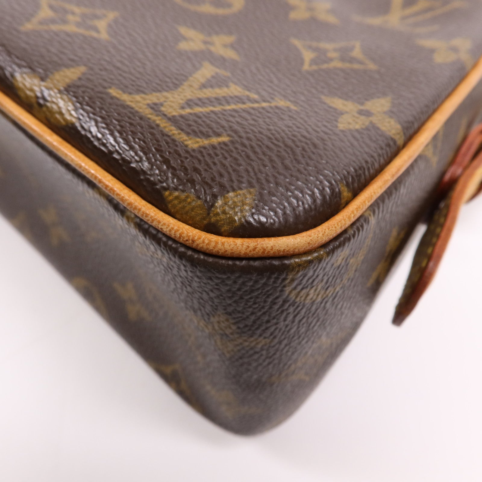 LOUIS VUITTON Monogram Viva Cite MM金扣肩背袋