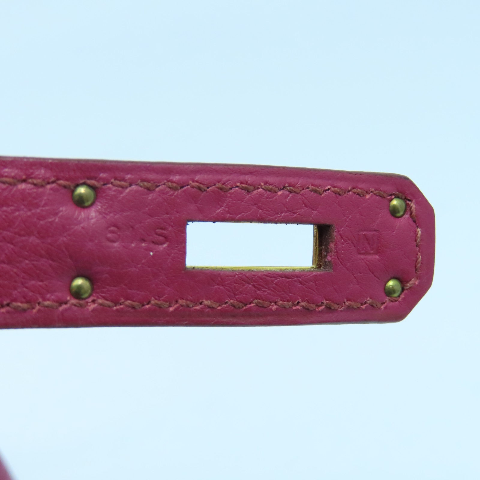 HERMES Clemence皮革Kelly 28金扣手挽袋Rubis红色