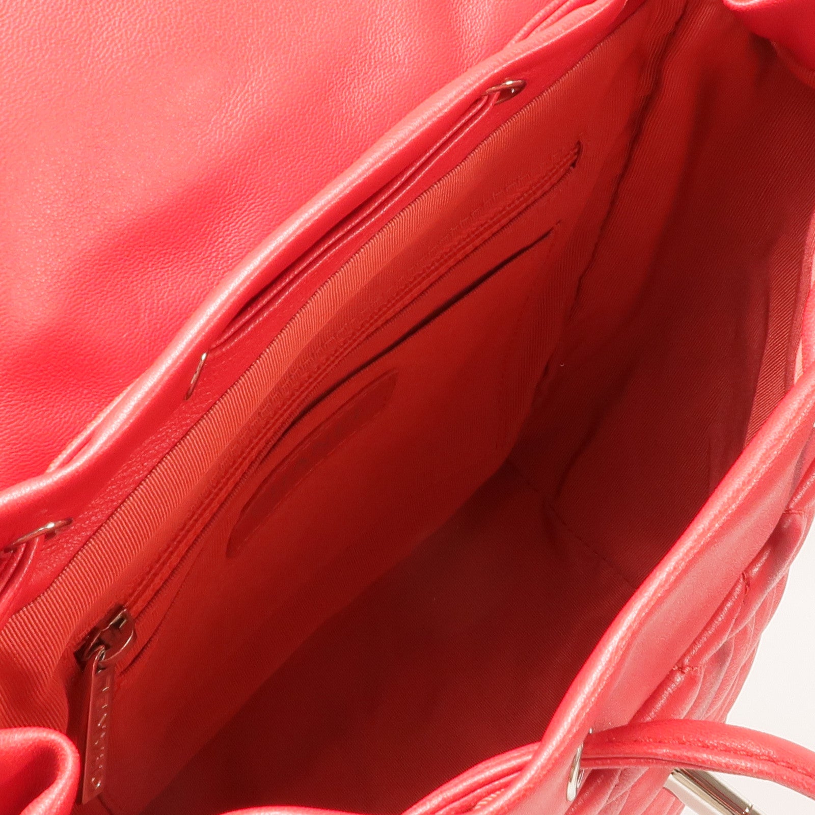 CHANEL 羊皮皮革Urban Spirit銀扣背包