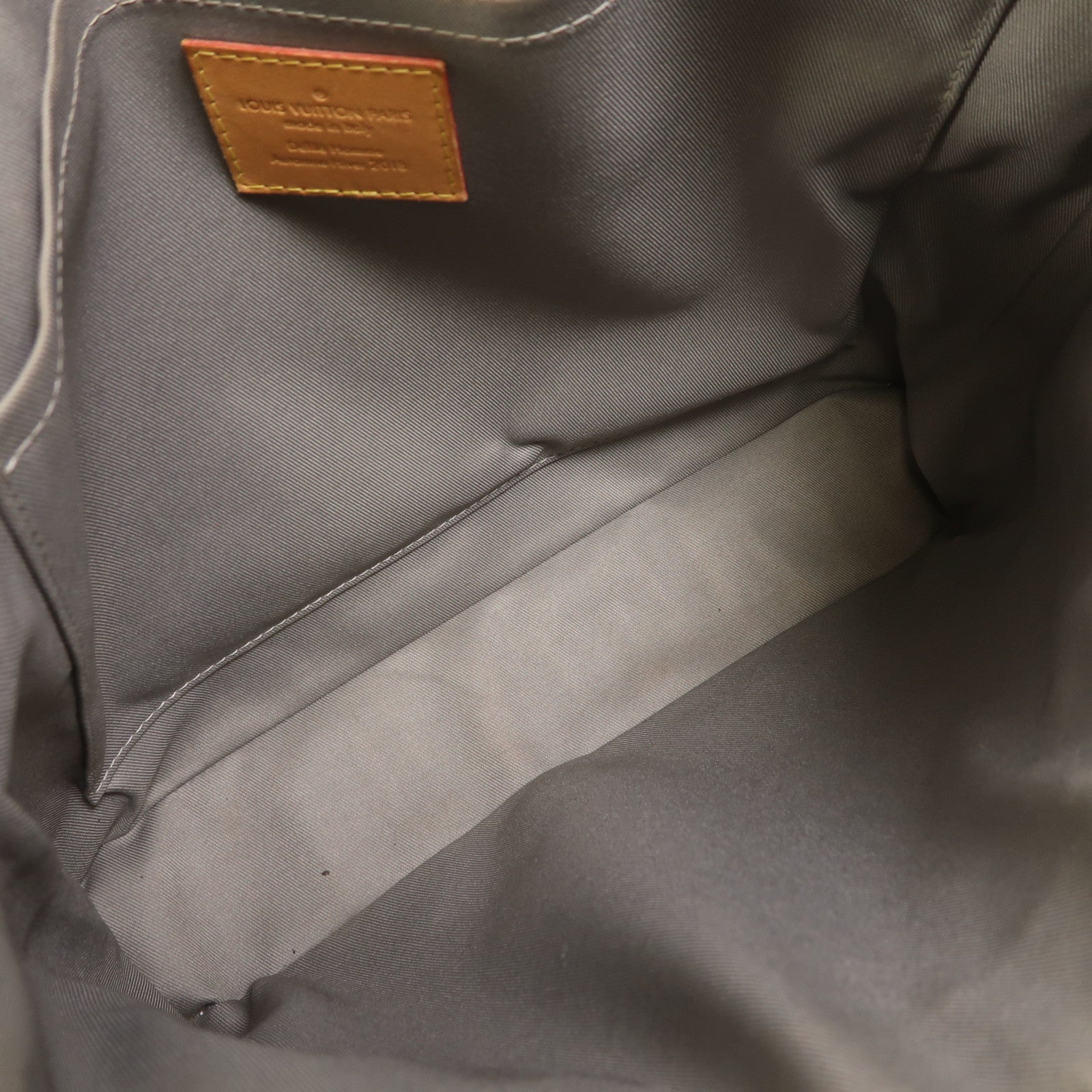 LOUIS VUITTON 【激減優惠】Monogram Titanium Pochette Cosmos金扣手拿包