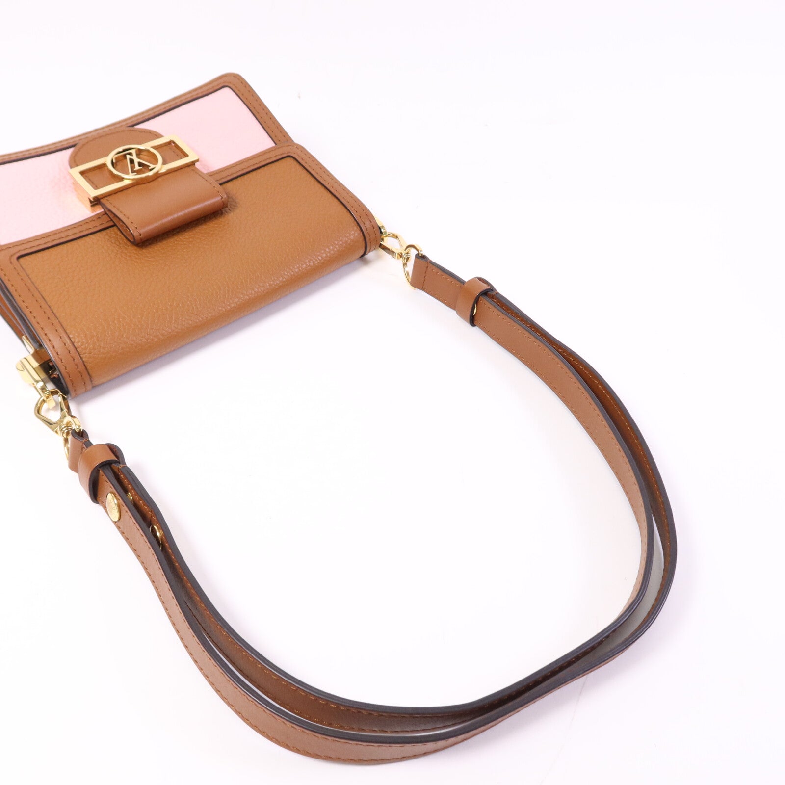 LOUIS VUITTON Taurillon Clemence Mini Dauphine金扣肩背袋