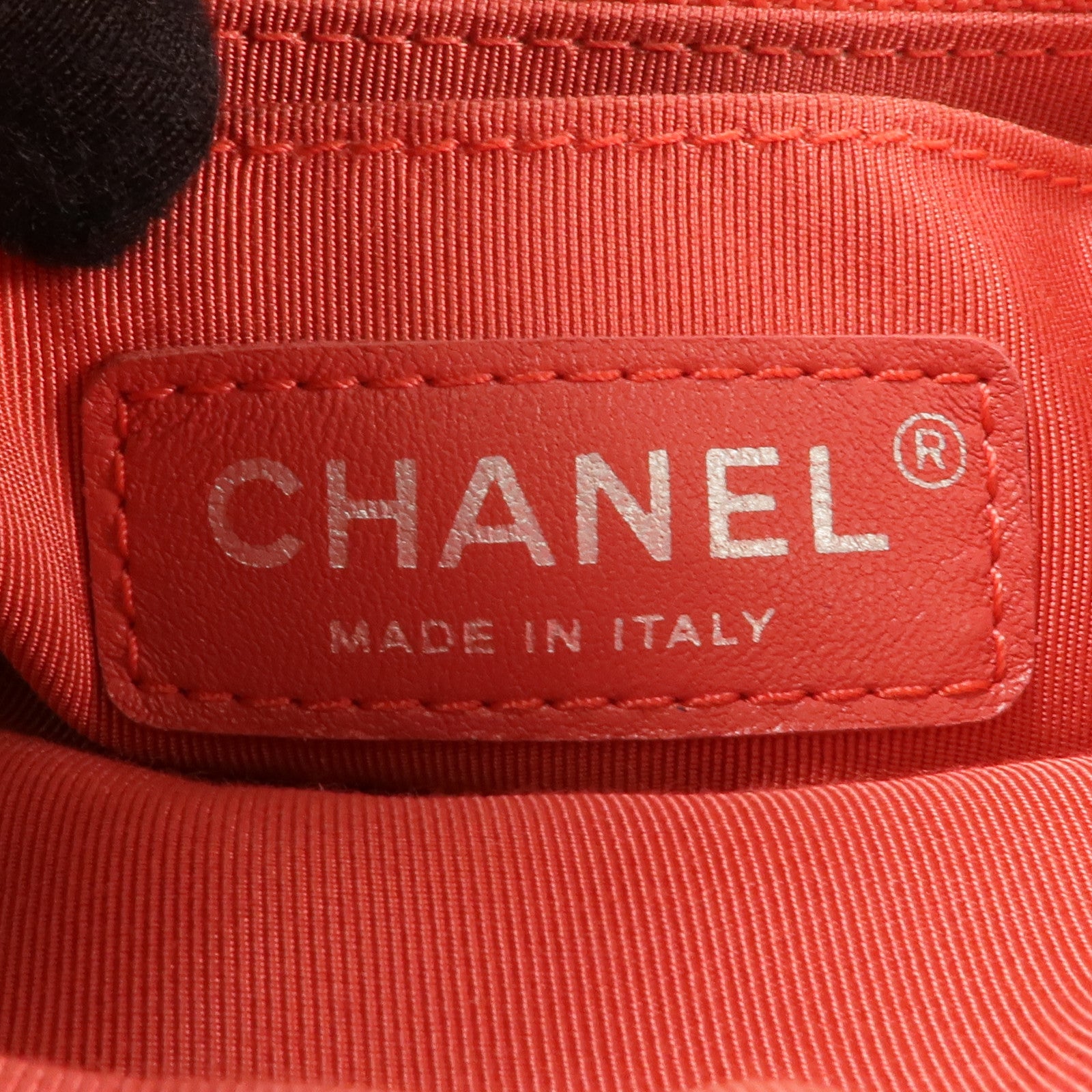 CHANEL 羊皮皮革Urban Spirit銀扣背包