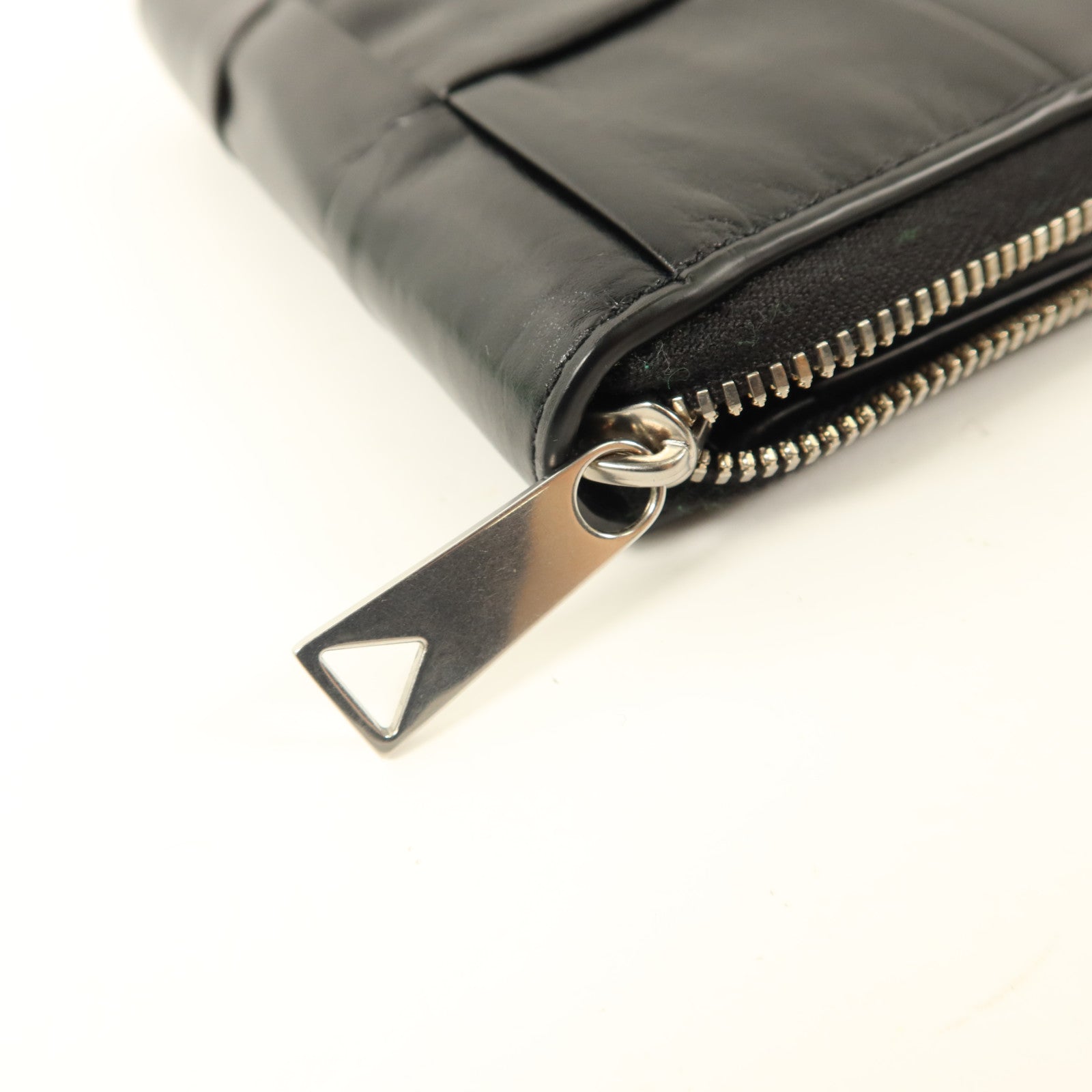 BOTTEGA VENETA 牛皮皮革Zip Around銀扣錢包