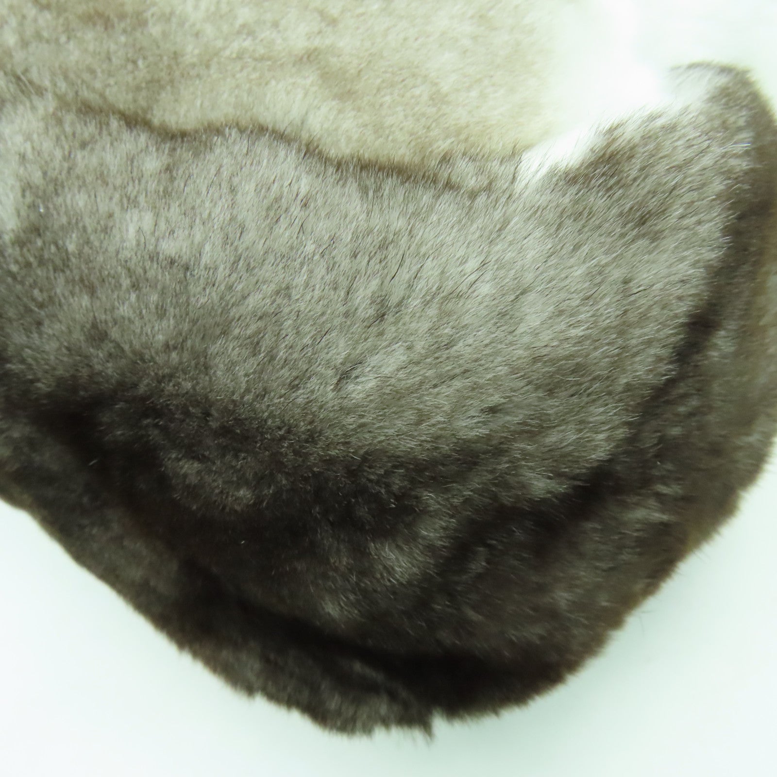 CHANEL 【激減優惠】Fur Chain Shoulder Bag銀扣鏈帶肩背袋啡色/白色