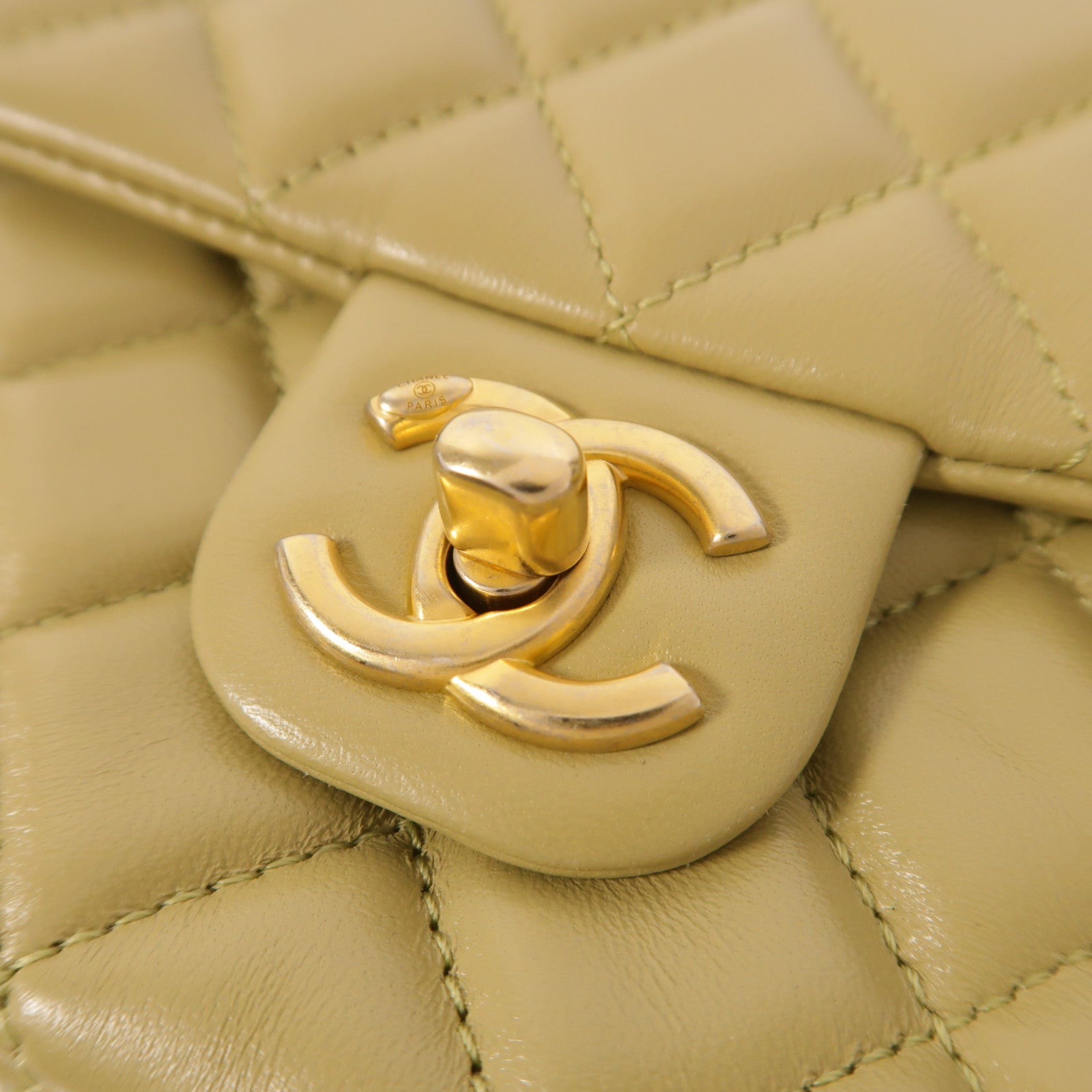 CHANEL 【激減優惠】羊皮皮革Coco Heart Square Bag金扣鏈帶肩背袋