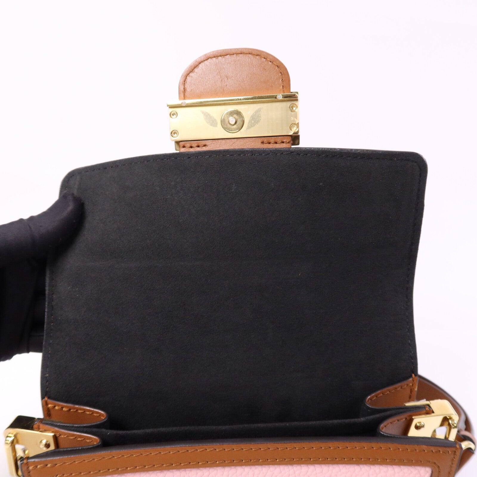 LOUIS VUITTON Taurillon Clemence Mini Dauphine金扣肩背袋
