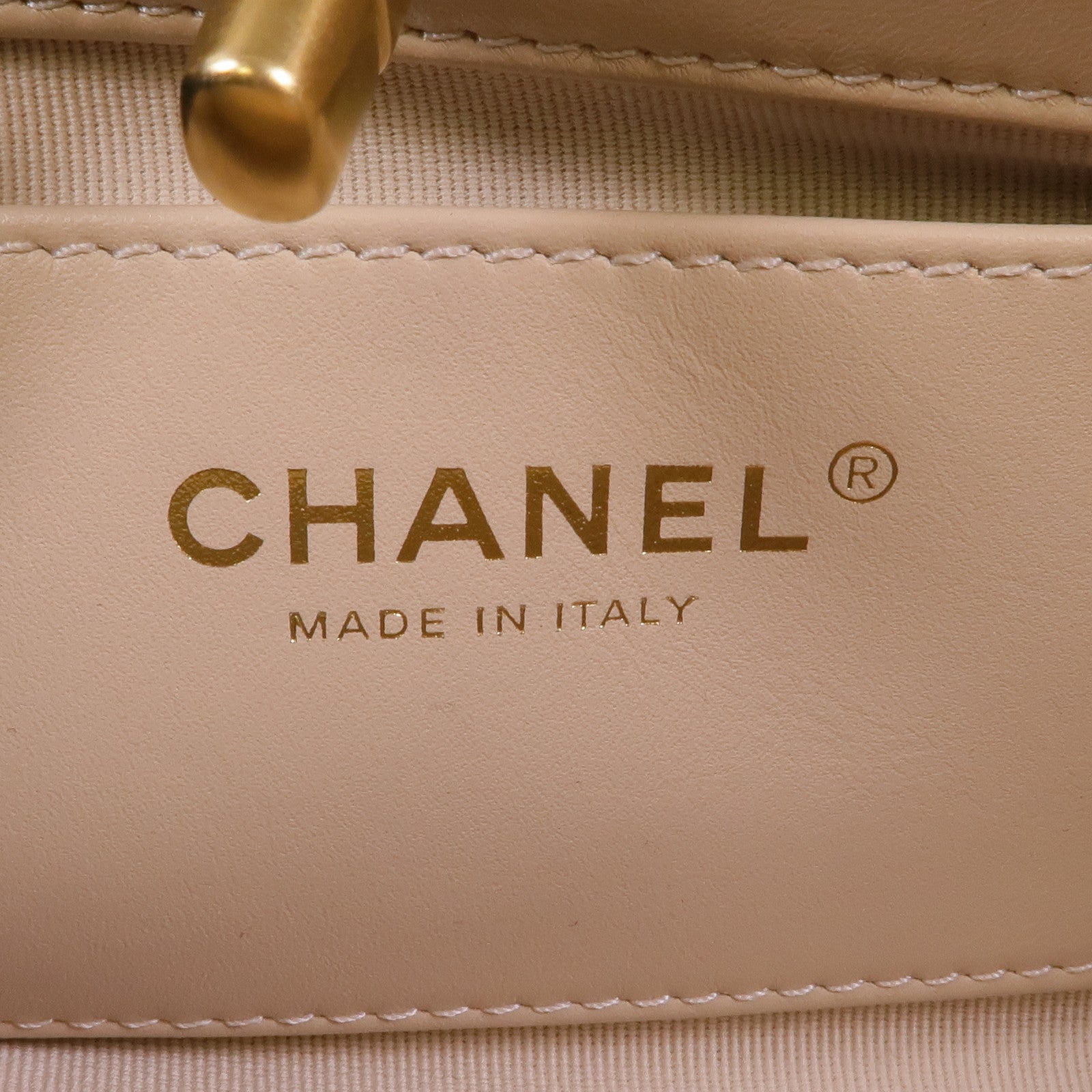 CHANEL 牛皮皮革Chain Shoulder金扣鏈帶肩背袋