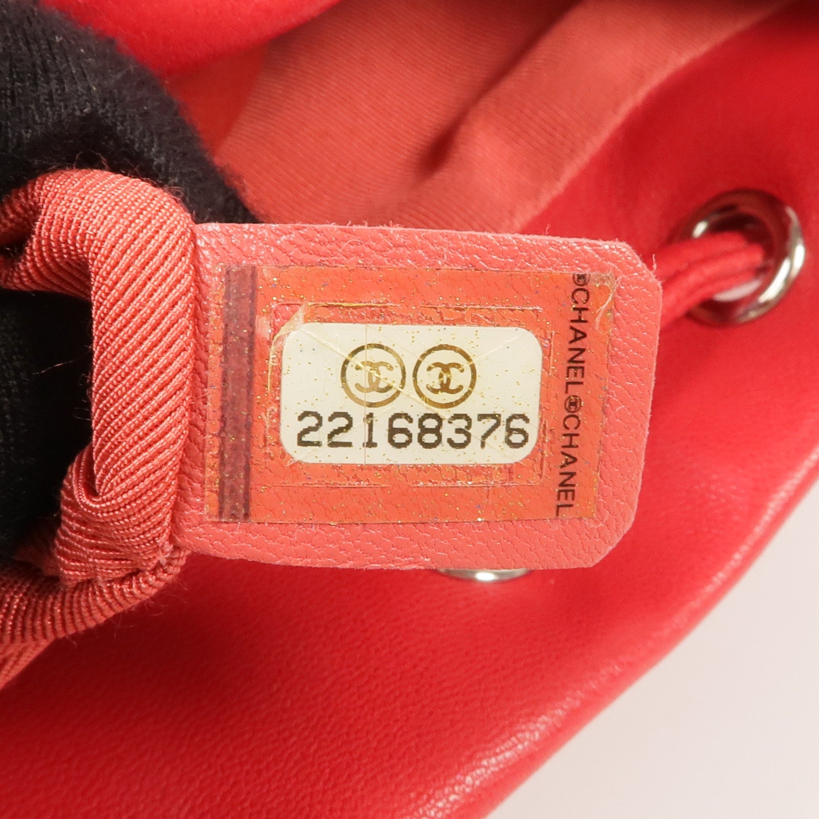 CHANEL 羊皮皮革Urban Spirit銀扣背包