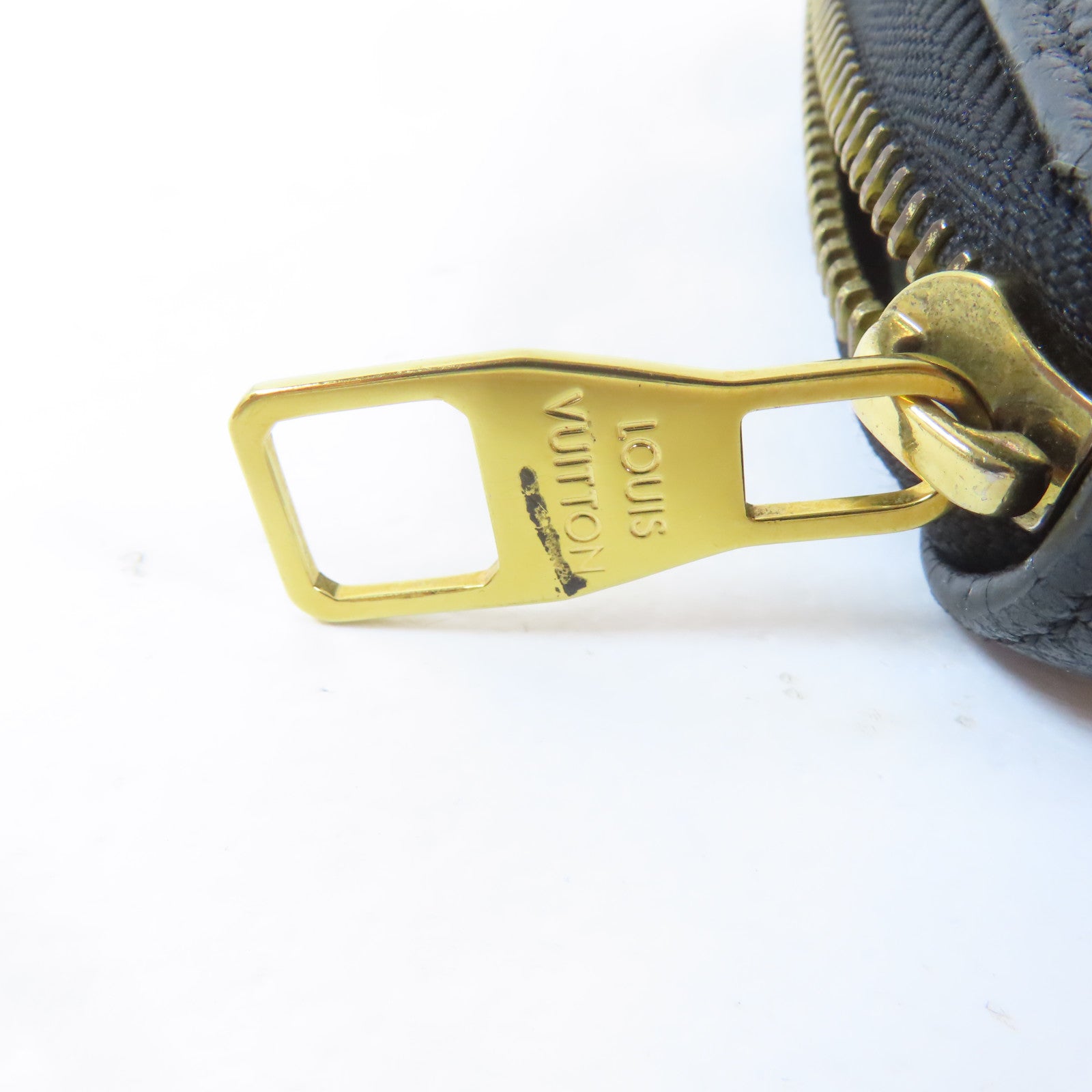 LOUIS VUITTON Monogram Empreinte Long Round Wallet金扣長錢包黑色