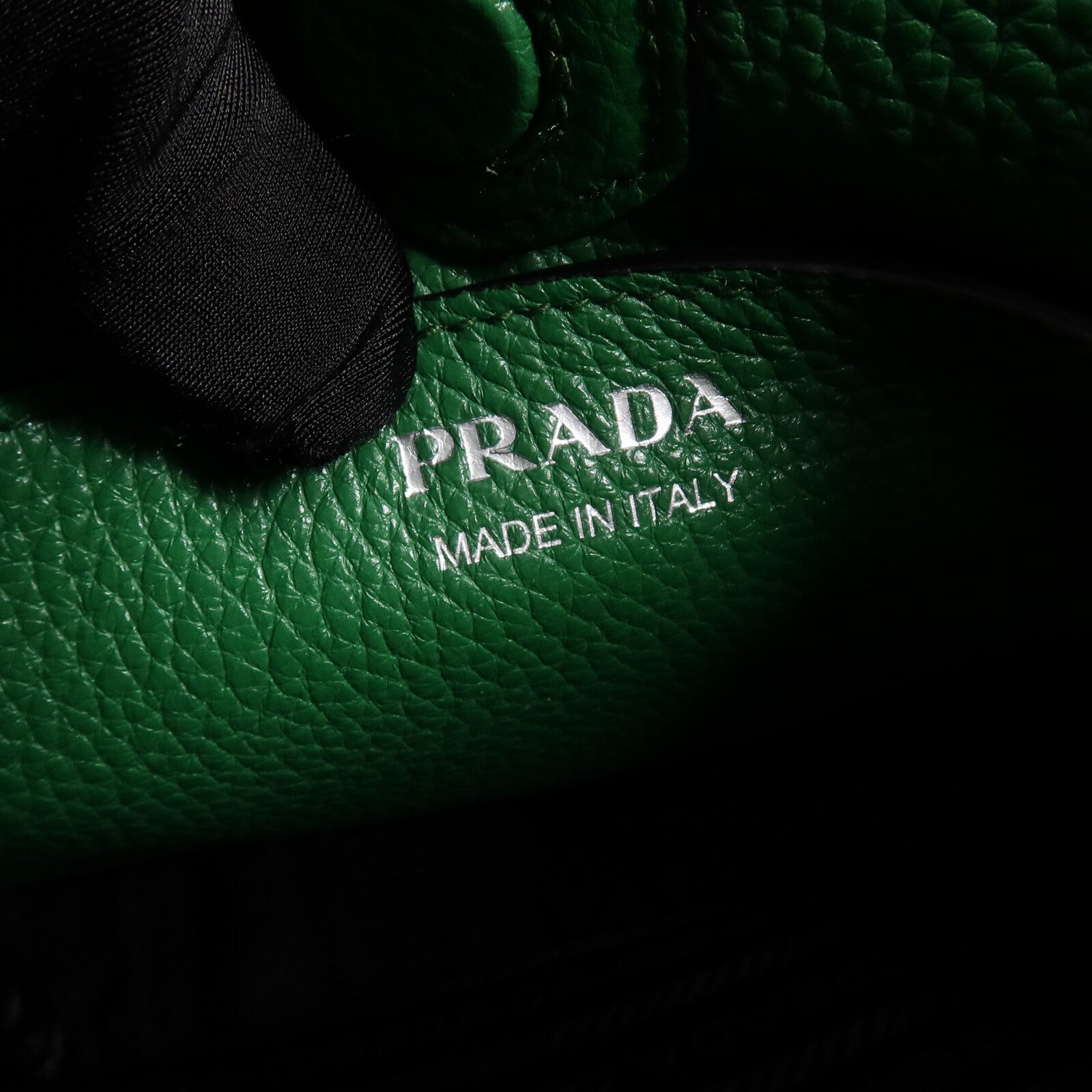 PRADA 牛皮皮革Mini Shoulder肩背袋