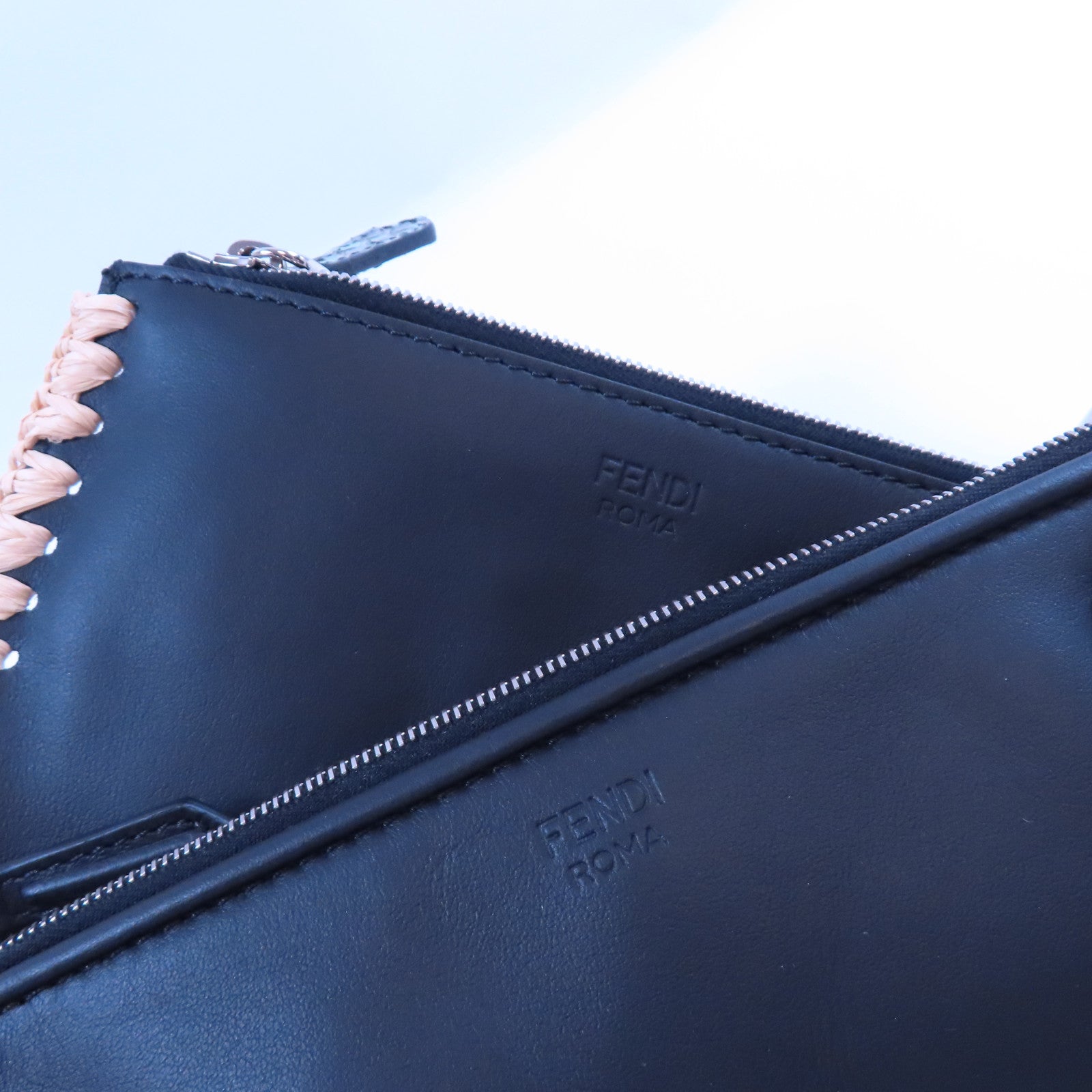 FENDI 牛皮皮革/蛇皮皮革Clutch金扣手拿包黑色