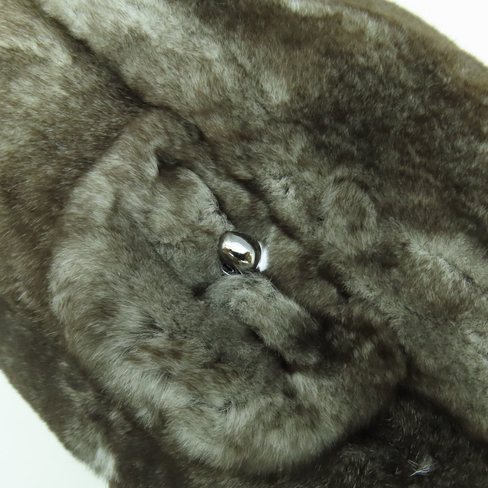 CHANEL 【激減優惠】Fur Chain Shoulder Bag銀扣鏈帶肩背袋啡色/白色