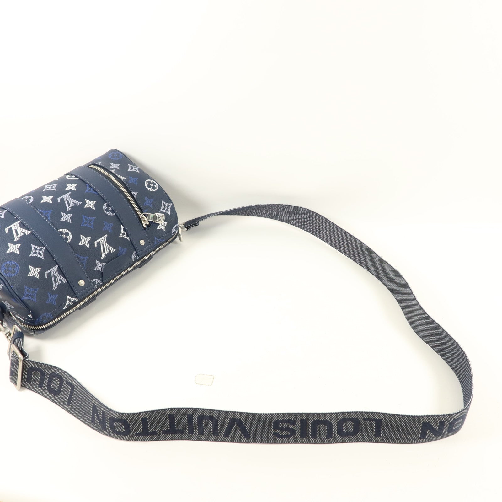 LOUIS VUITTON Monogram Shadow City Keepall肩背袋