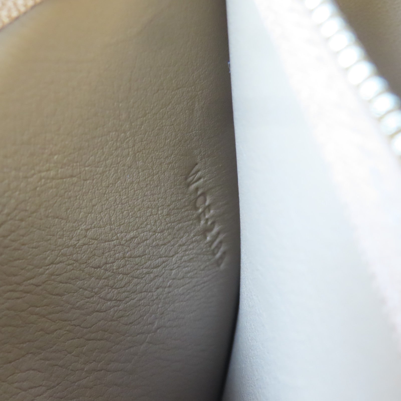 CELINE 牛皮皮革Frame Shoulder Bag金扣肩背袋棕色/白色