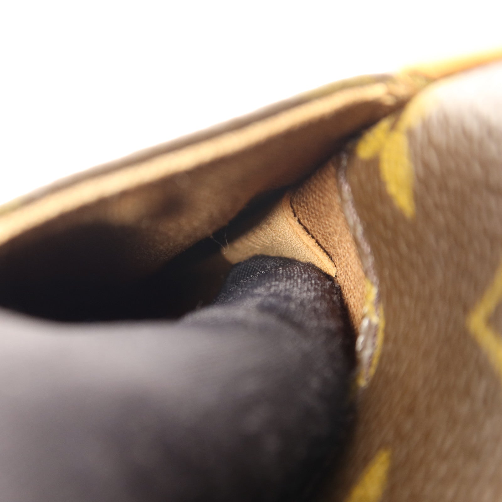 LOUIS VUITTON Monogram Pochette Gange金扣肩背袋