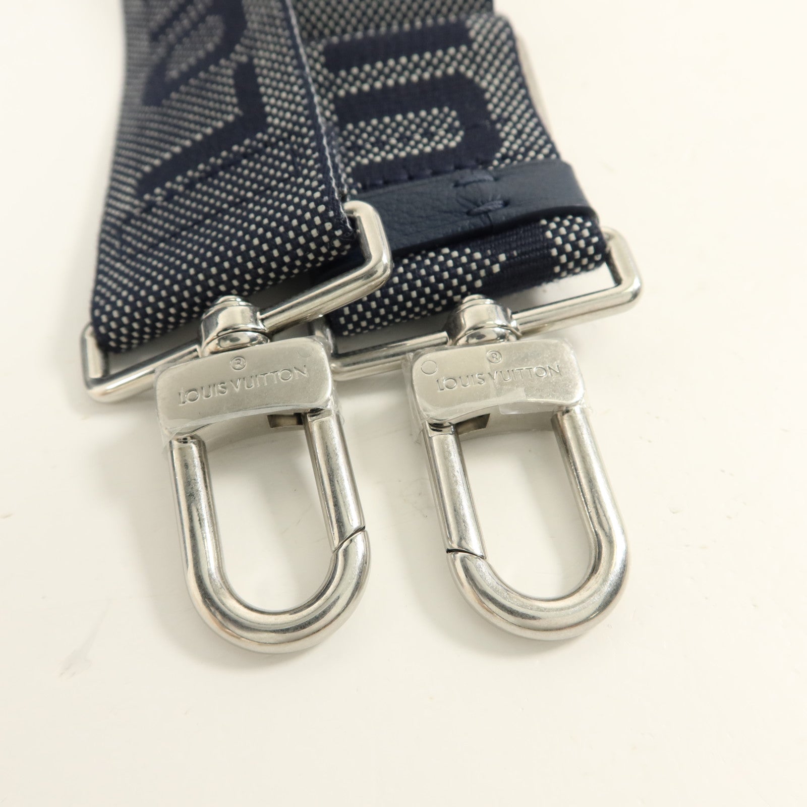 LOUIS VUITTON Monogram Shadow City Keepall肩背袋