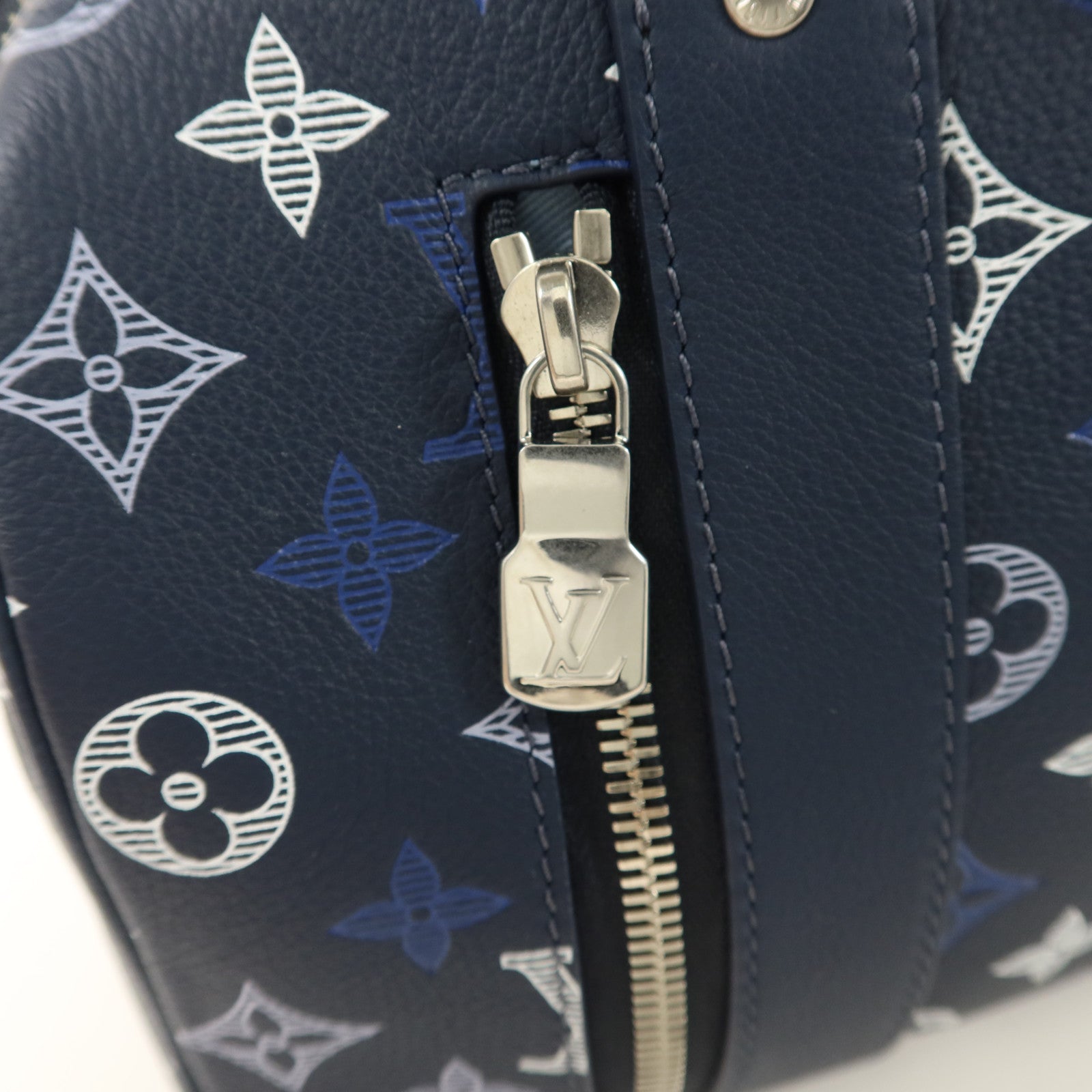 LOUIS VUITTON Monogram Shadow City Keepall肩背袋