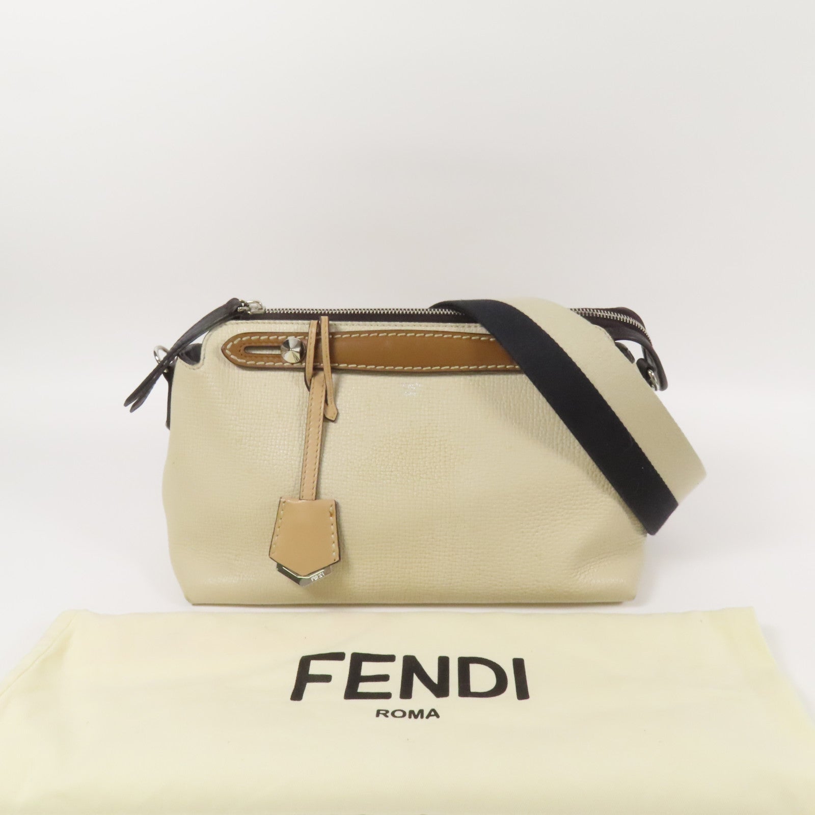 FENDI 牛皮皮革By The Way銀扣肩背袋