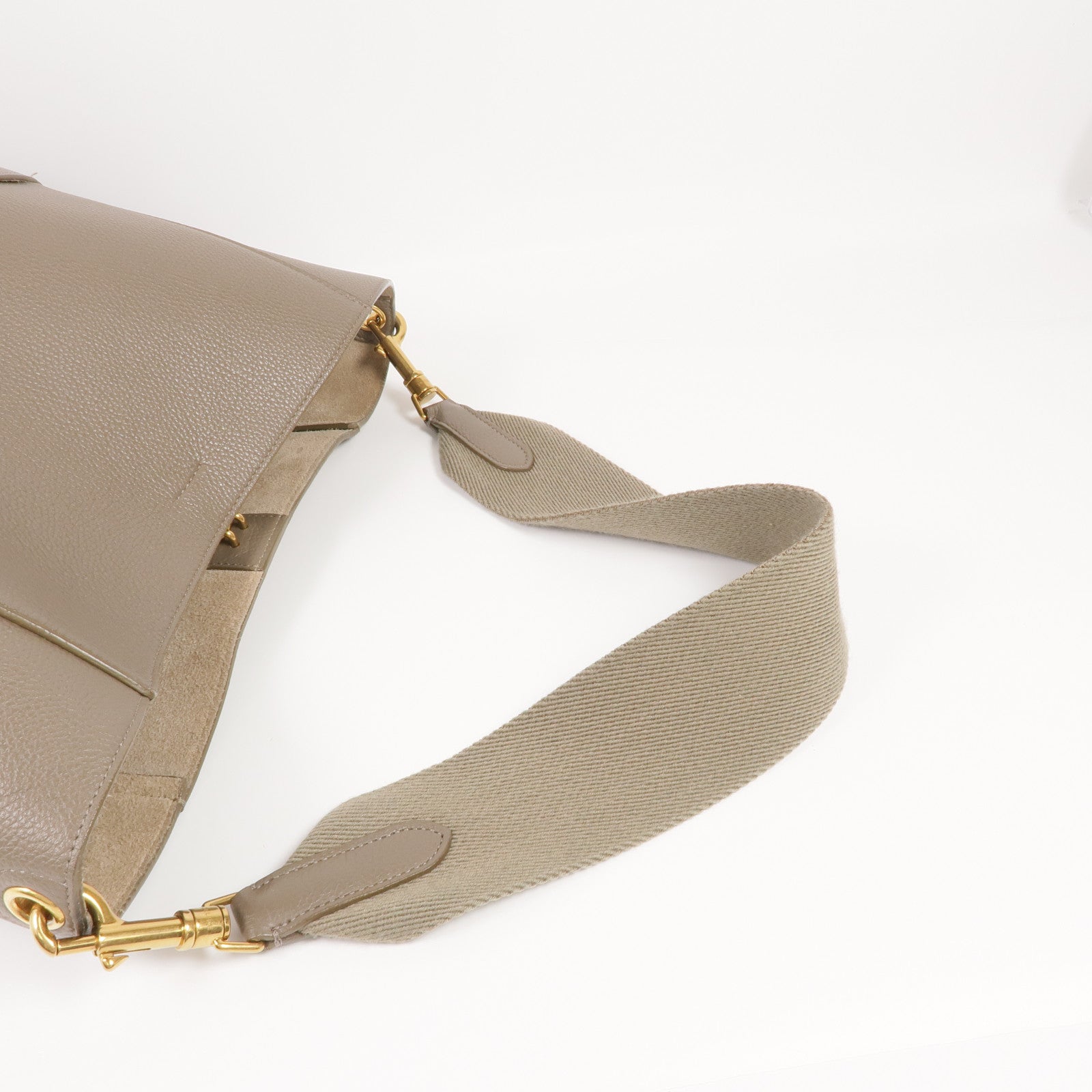 CELINE 牛皮皮革Sangle Bucket金扣肩背袋