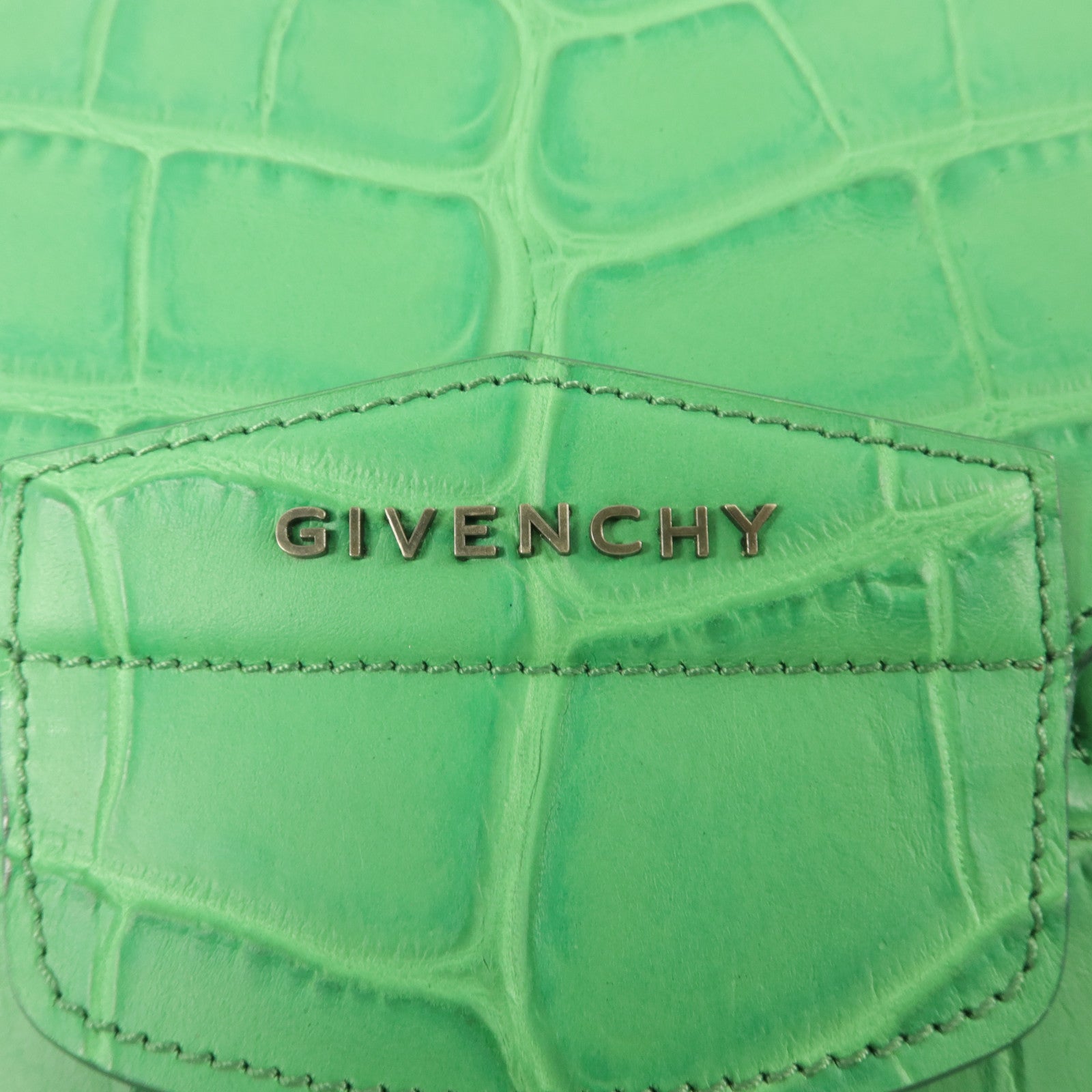 GIVENCHY 牛皮皮革Antigona Envelope Clutch手拿包