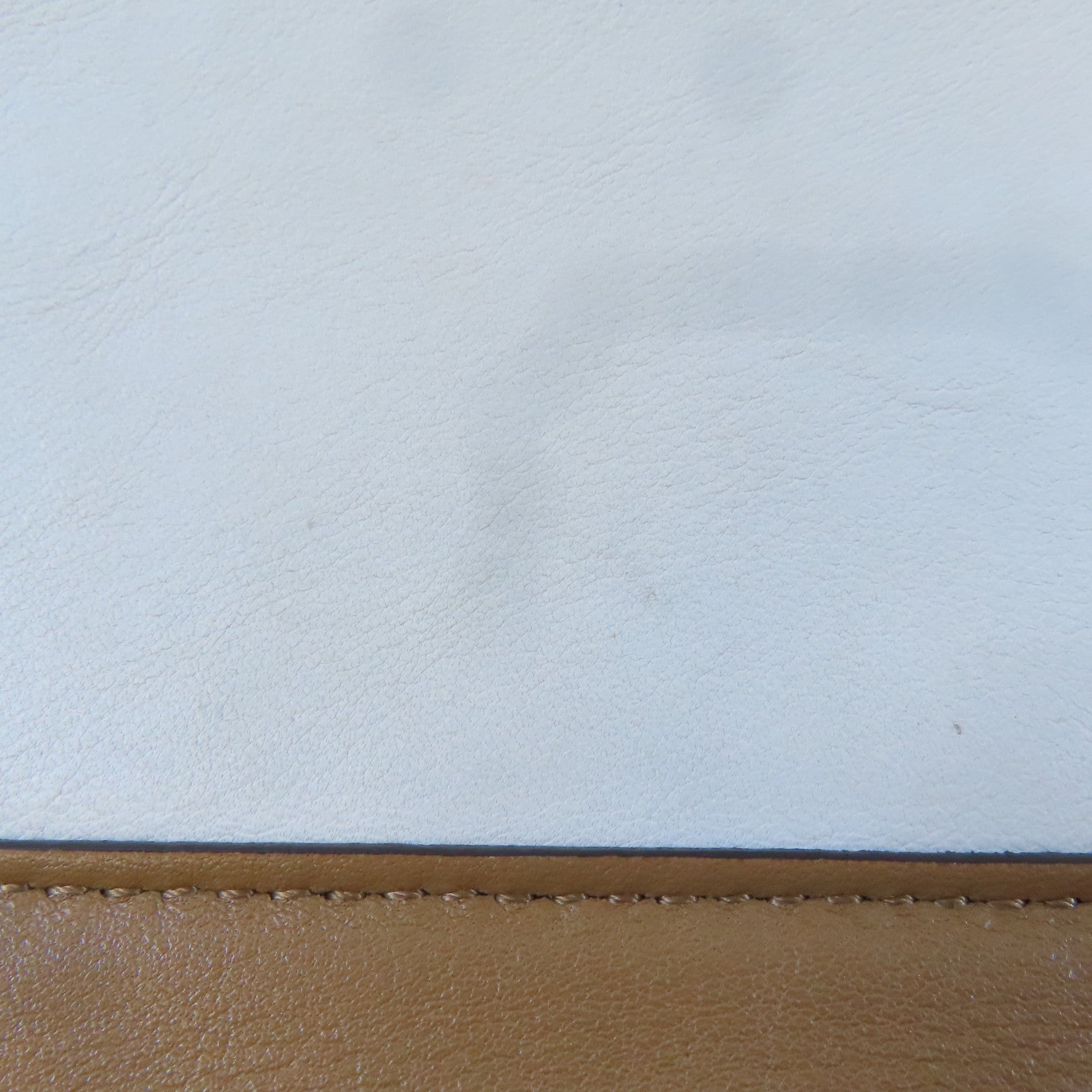 CELINE 牛皮皮革Frame Shoulder Bag金扣肩背袋棕色/白色