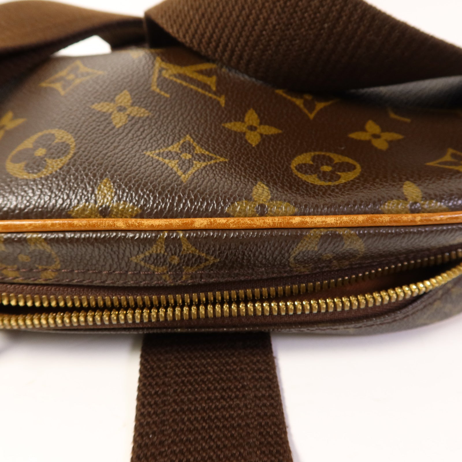 LOUIS VUITTON 【激減優惠】Monogram Pochette Gange金扣肩背袋