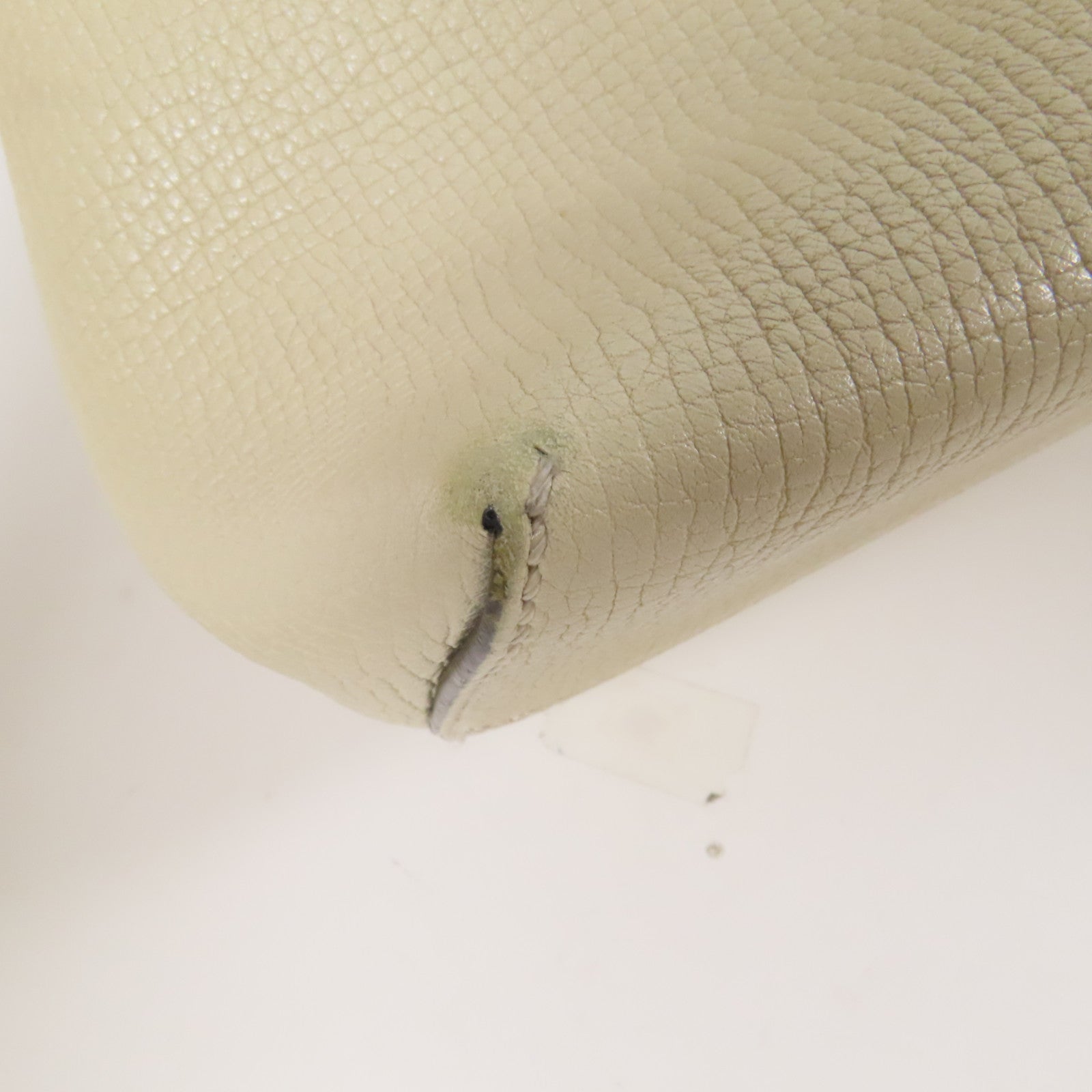 FENDI 牛皮皮革By The Way銀扣肩背袋