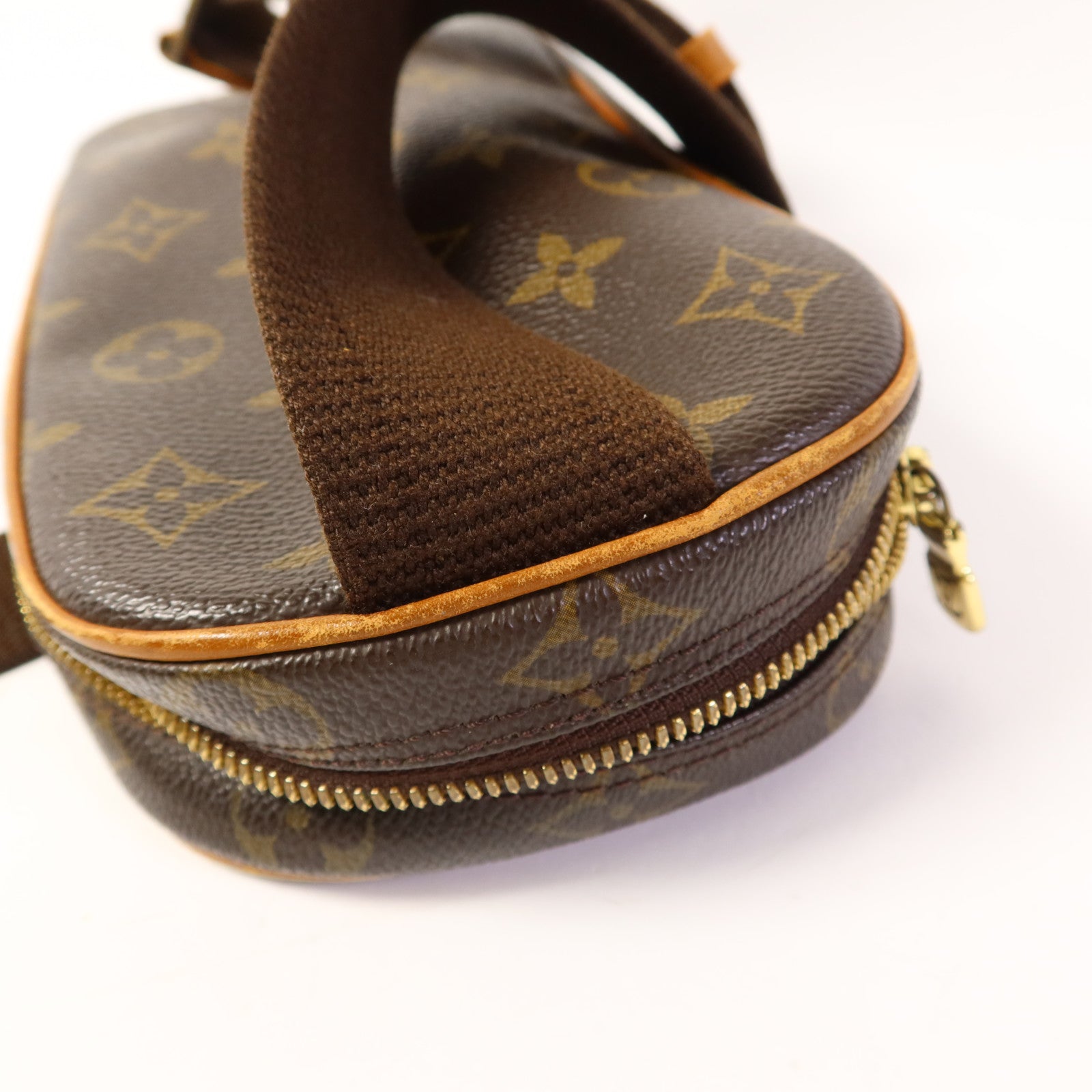 LOUIS VUITTON Monogram Pochette Gange金扣肩背袋
