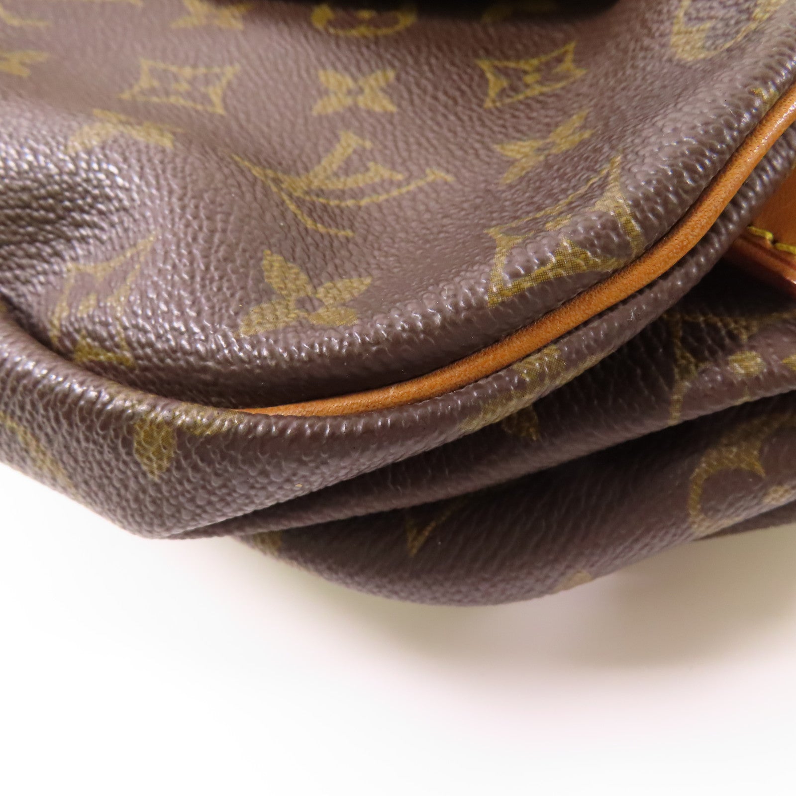 LOUIS VUITTON LV GHW Saumur 35 Crossbody Shoulder Bag M42254 Monogram Brown