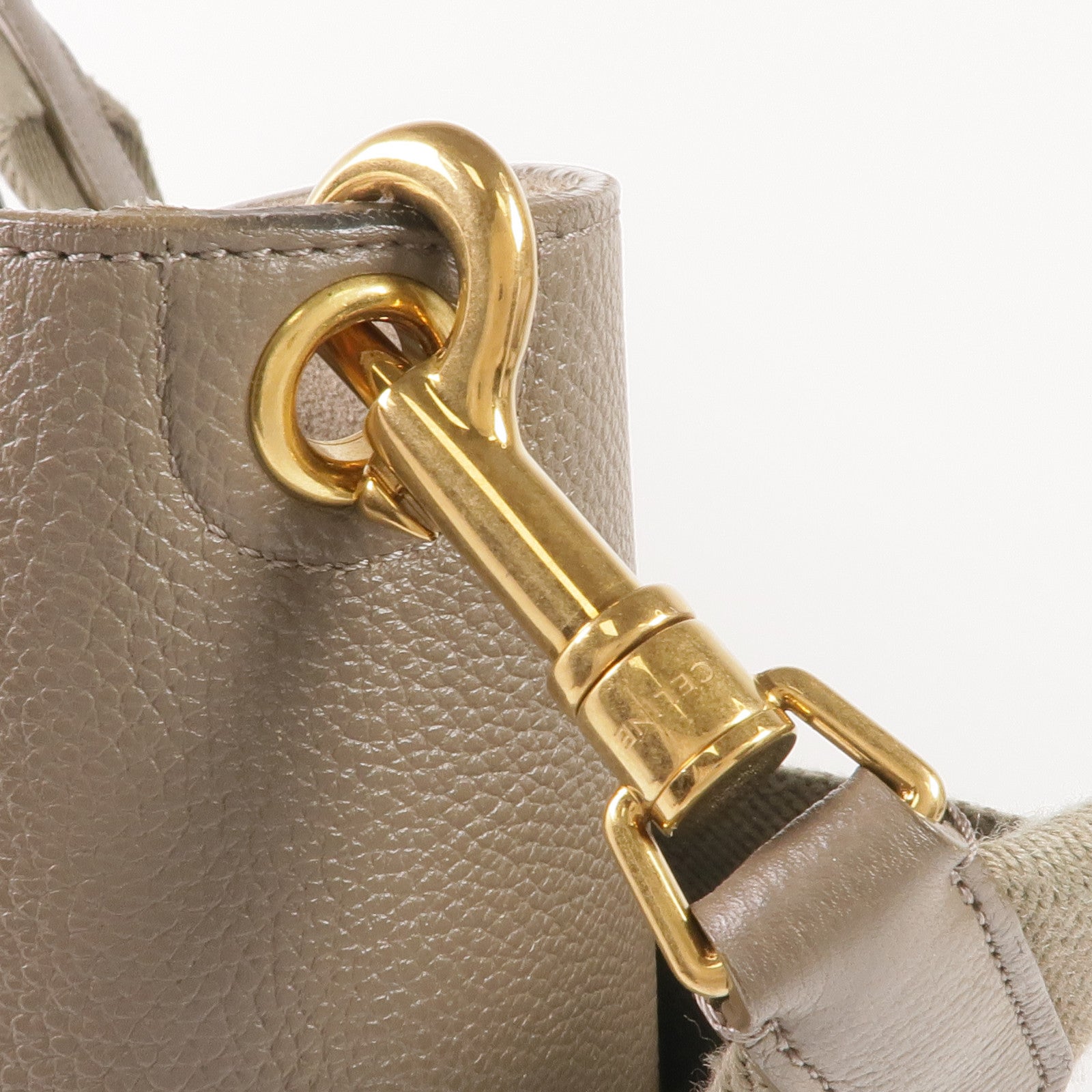 CELINE 牛皮皮革Sangle Bucket金扣肩背袋