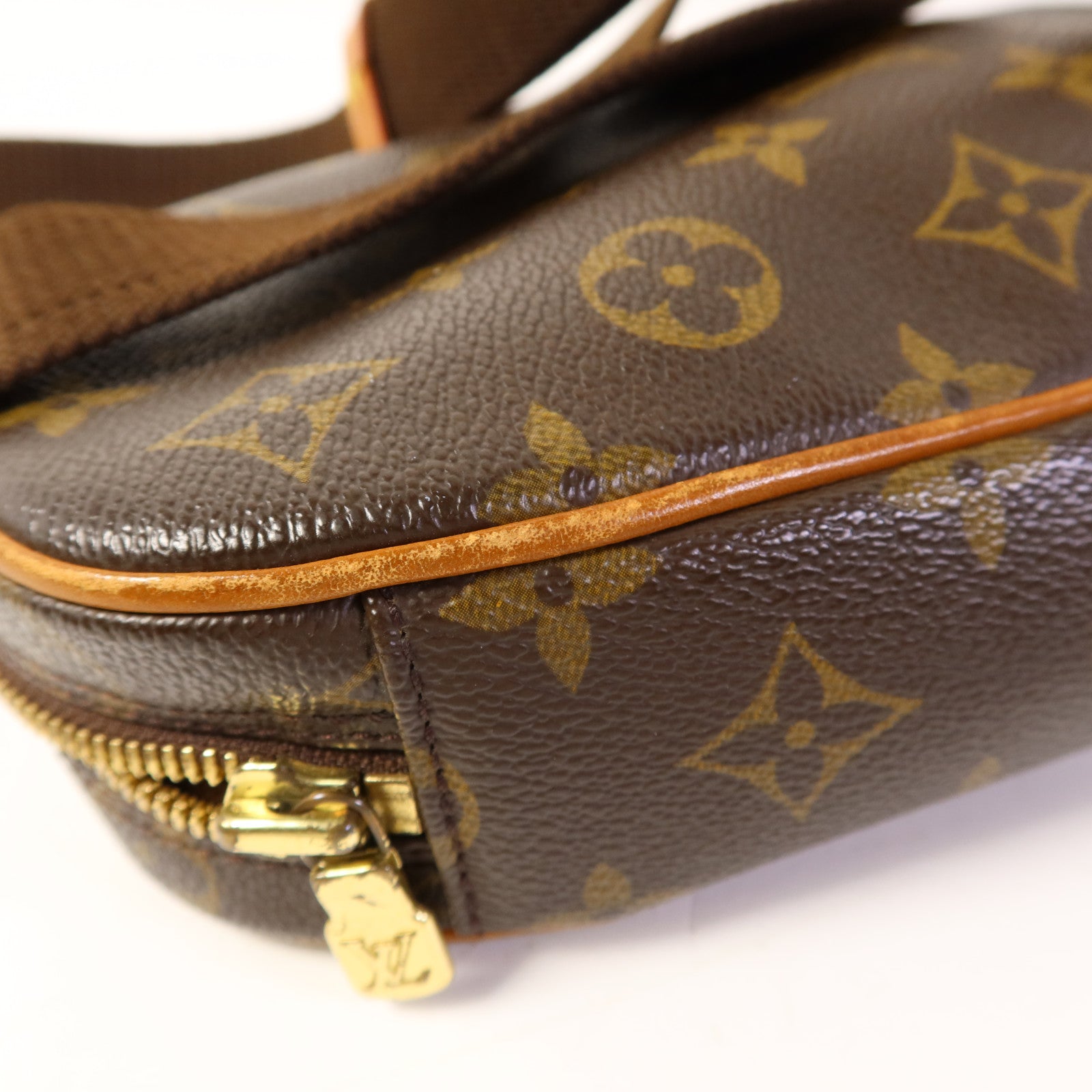 LOUIS VUITTON 【激減優惠】Monogram Pochette Gange金扣肩背袋