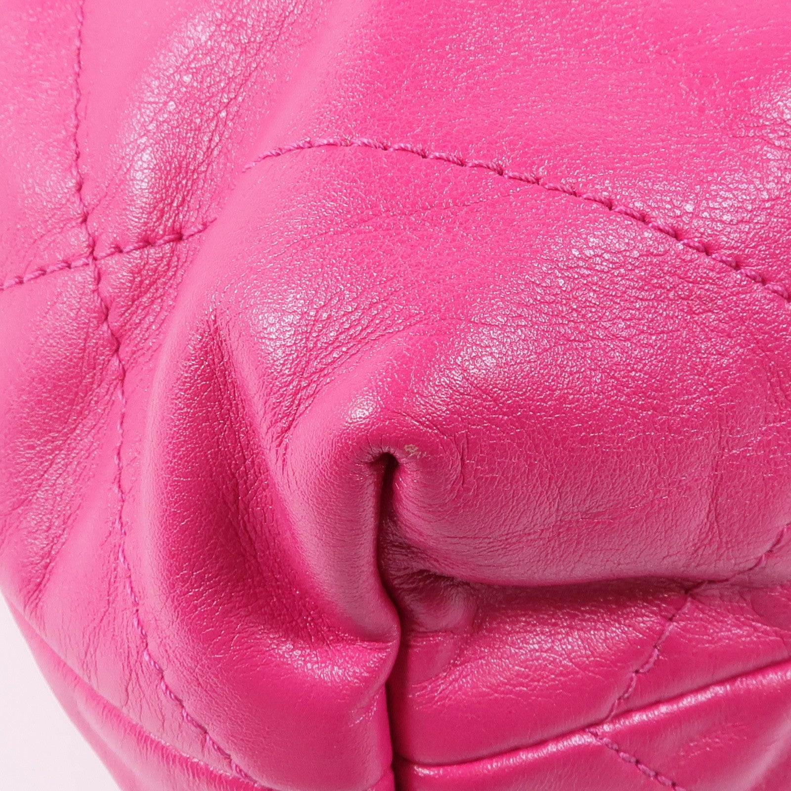 CHANEL 牛皮皮革Chanel 22 Small金扣鏈帶肩背袋