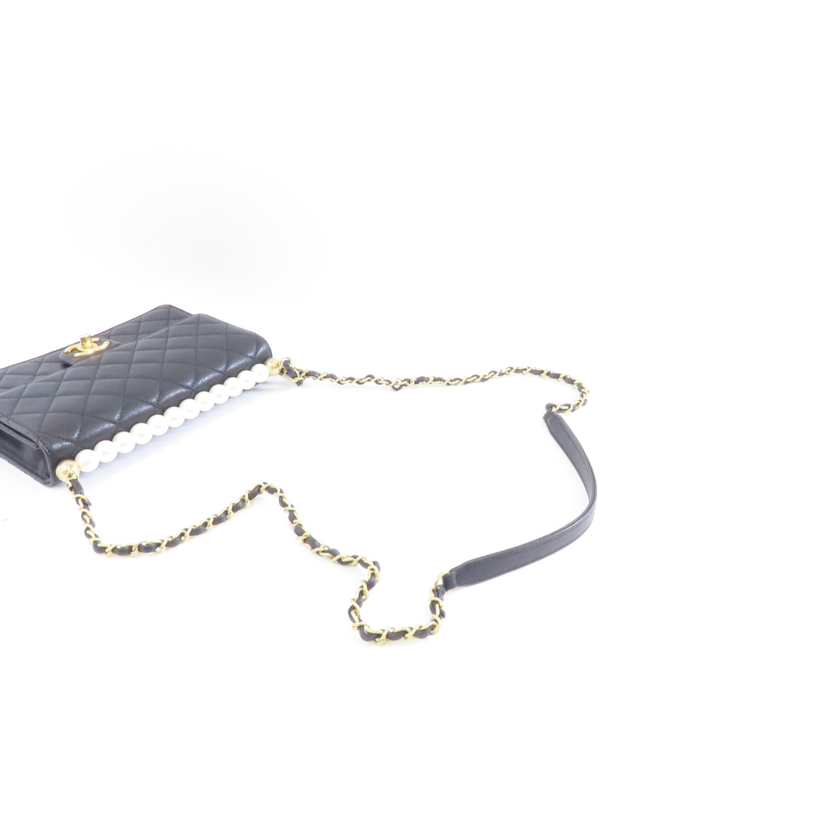 CHANEL 菱格牛皮皮革Chain Shoulder金扣鏈帶肩背袋黑色