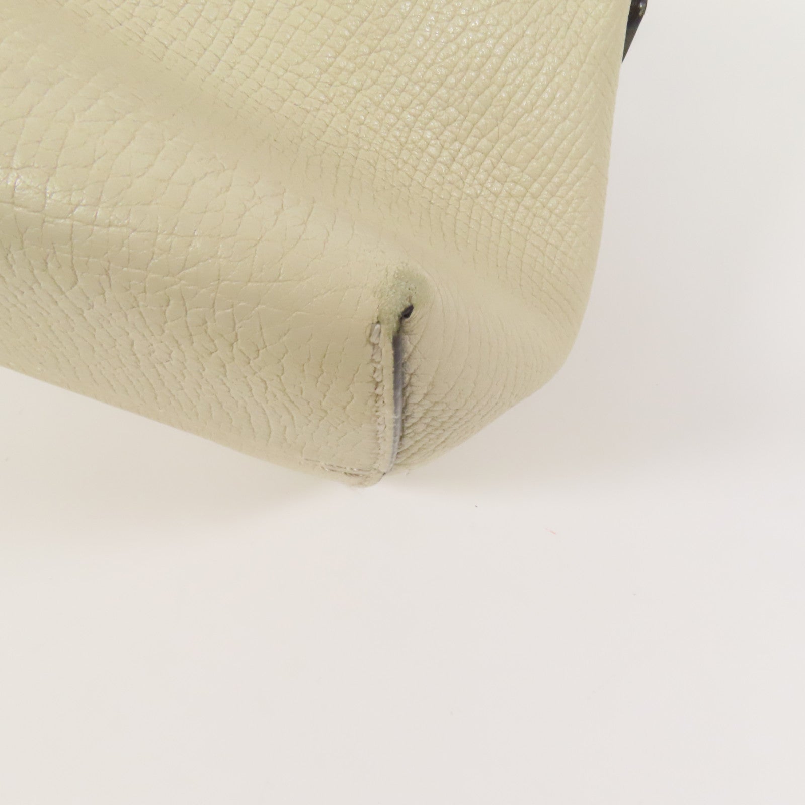 FENDI 牛皮皮革By The Way銀扣肩背袋