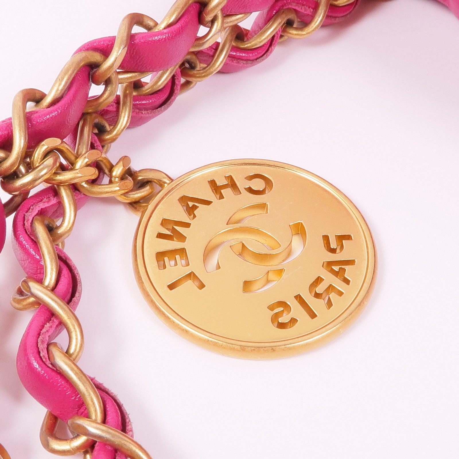 CHANEL 牛皮皮革Chanel 22 Small金扣鏈帶肩背袋