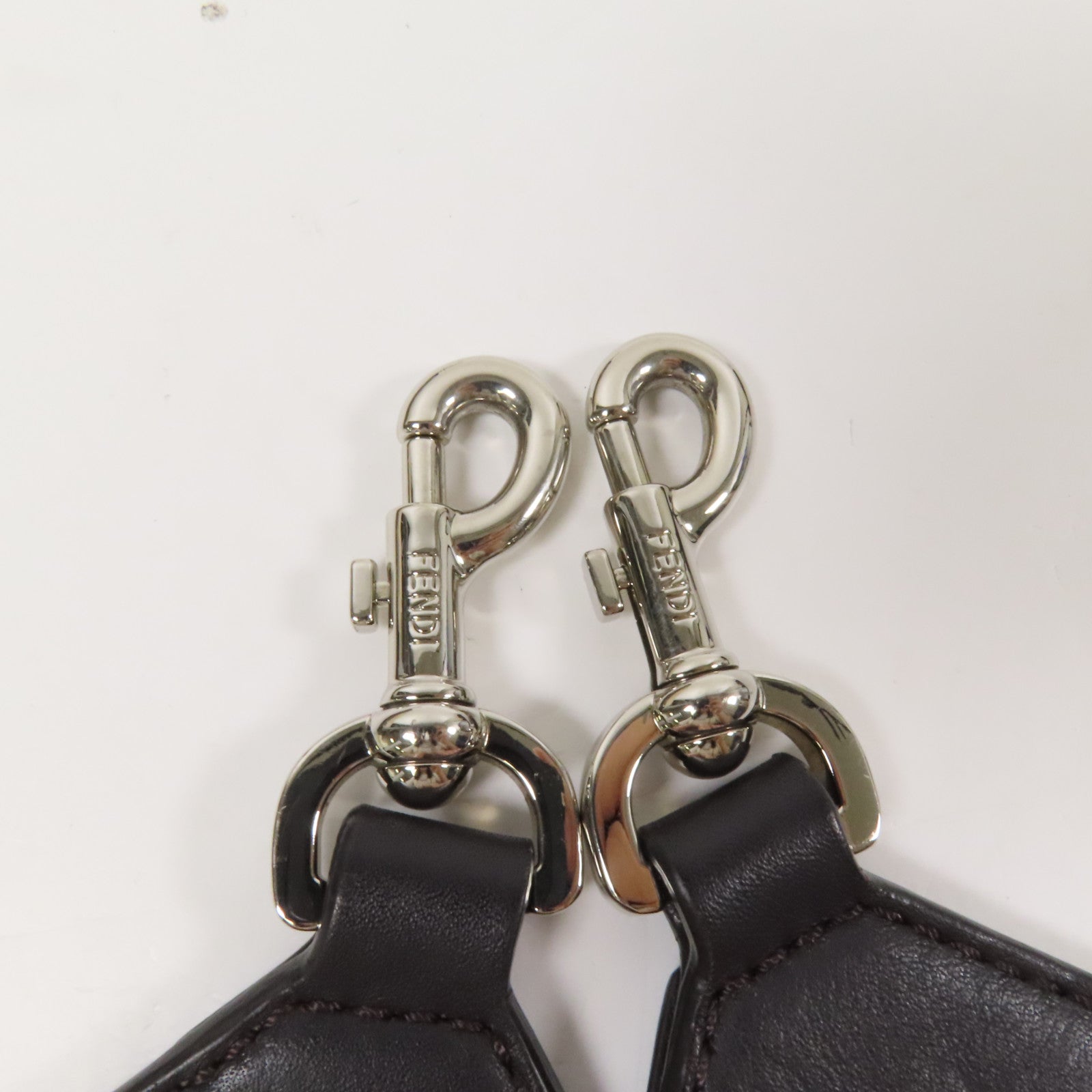 FENDI 牛皮皮革By The Way銀扣肩背袋