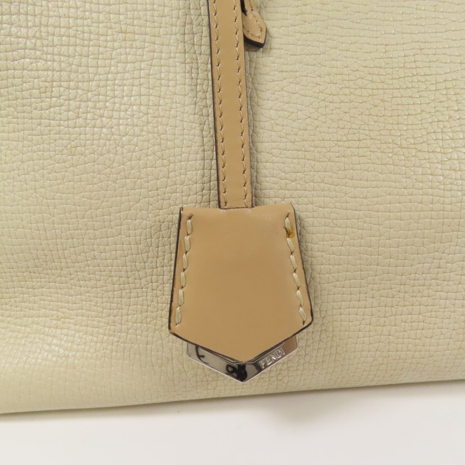 FENDI 牛皮皮革By The Way銀扣肩背袋