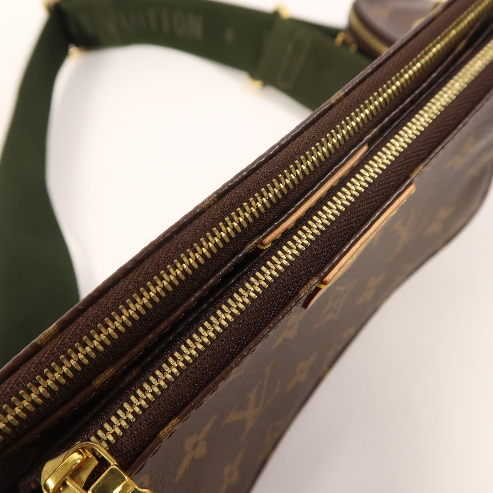 LOUIS VUITTON Monogram Multi Pochette Accessoires金扣肩背袋