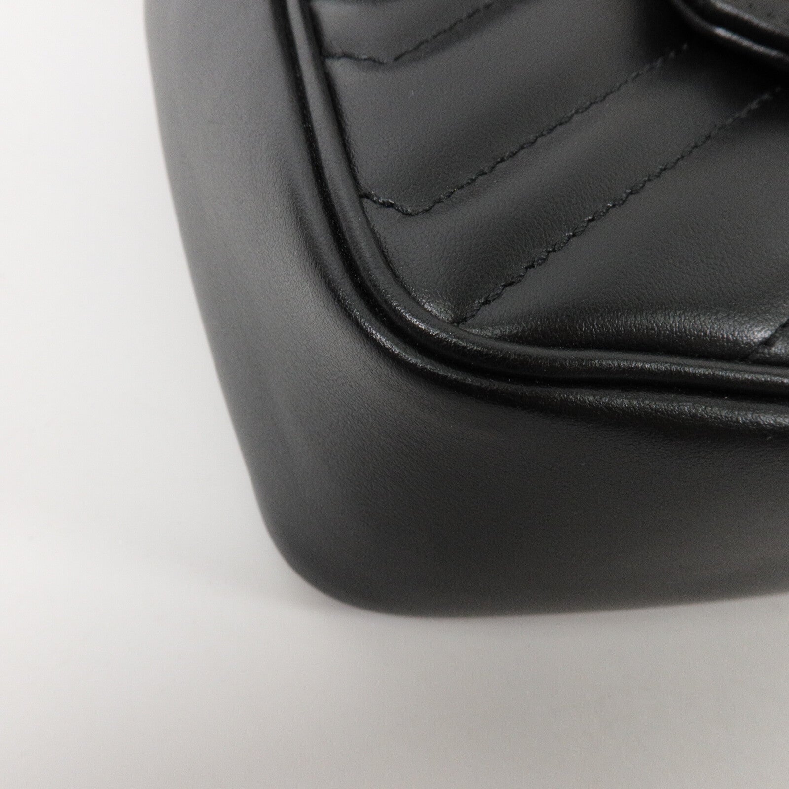 GUCCI 牛皮皮革GG Marmont Mini Bucket鏈帶肩背袋
