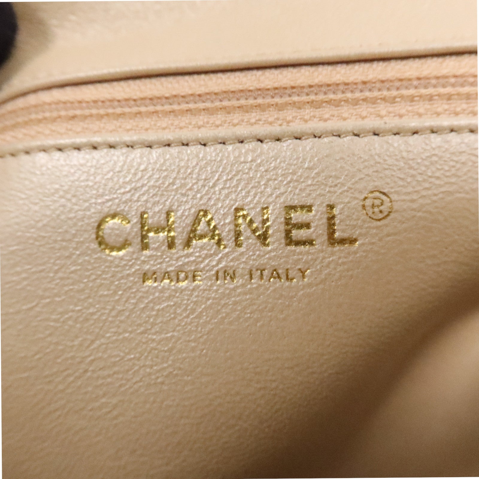 CHANEL 羊皮皮革Pouch金扣手拿包