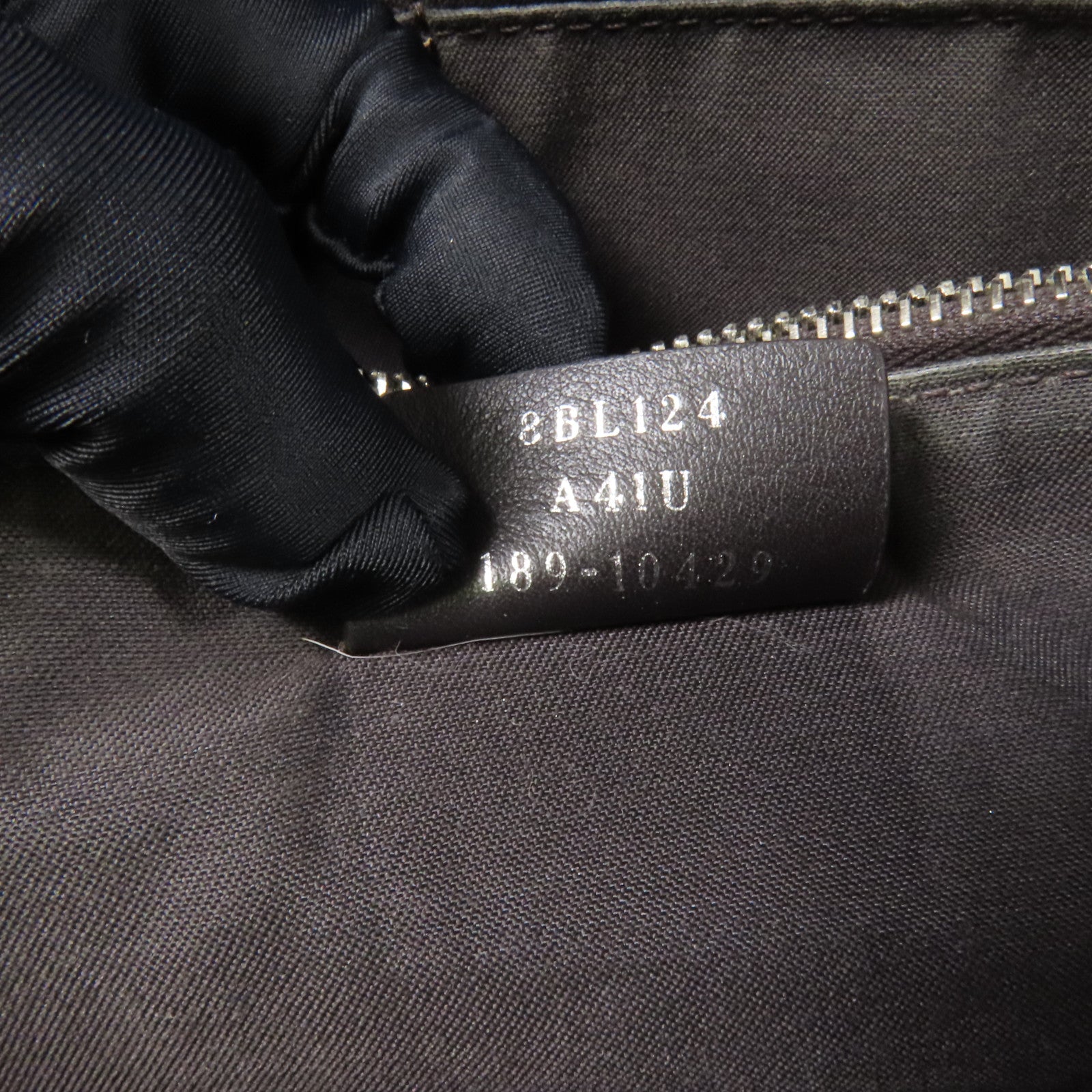 FENDI 牛皮皮革By The Way銀扣肩背袋