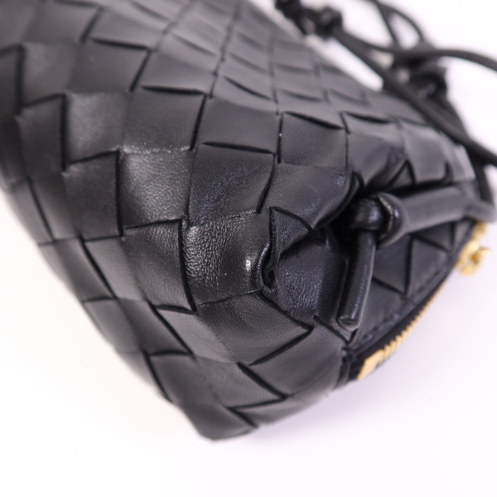 BOTTEGA VENETA 牛皮皮革Concert Pouch金扣肩背袋
