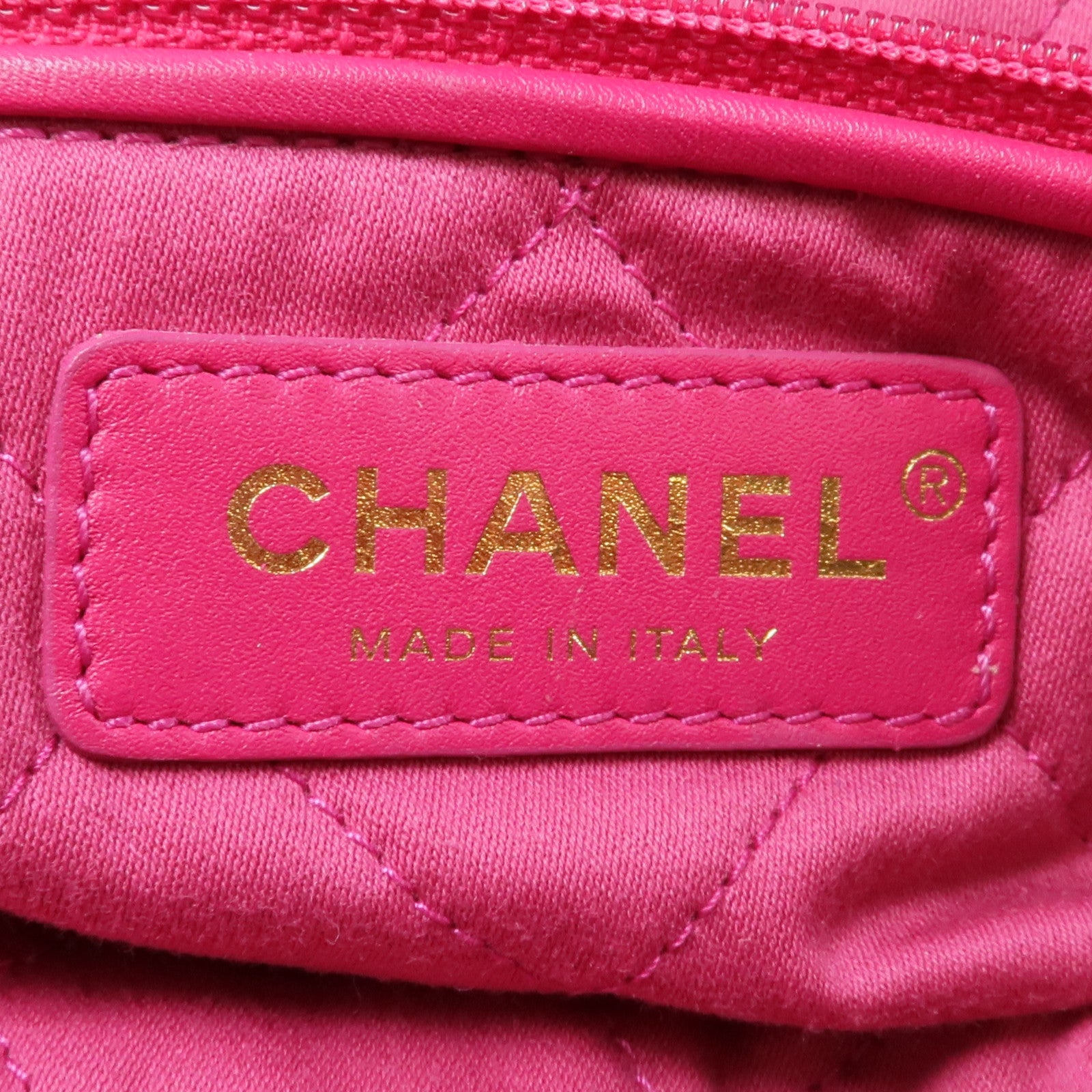 CHANEL 牛皮皮革Chanel 22 Small金扣鏈帶肩背袋
