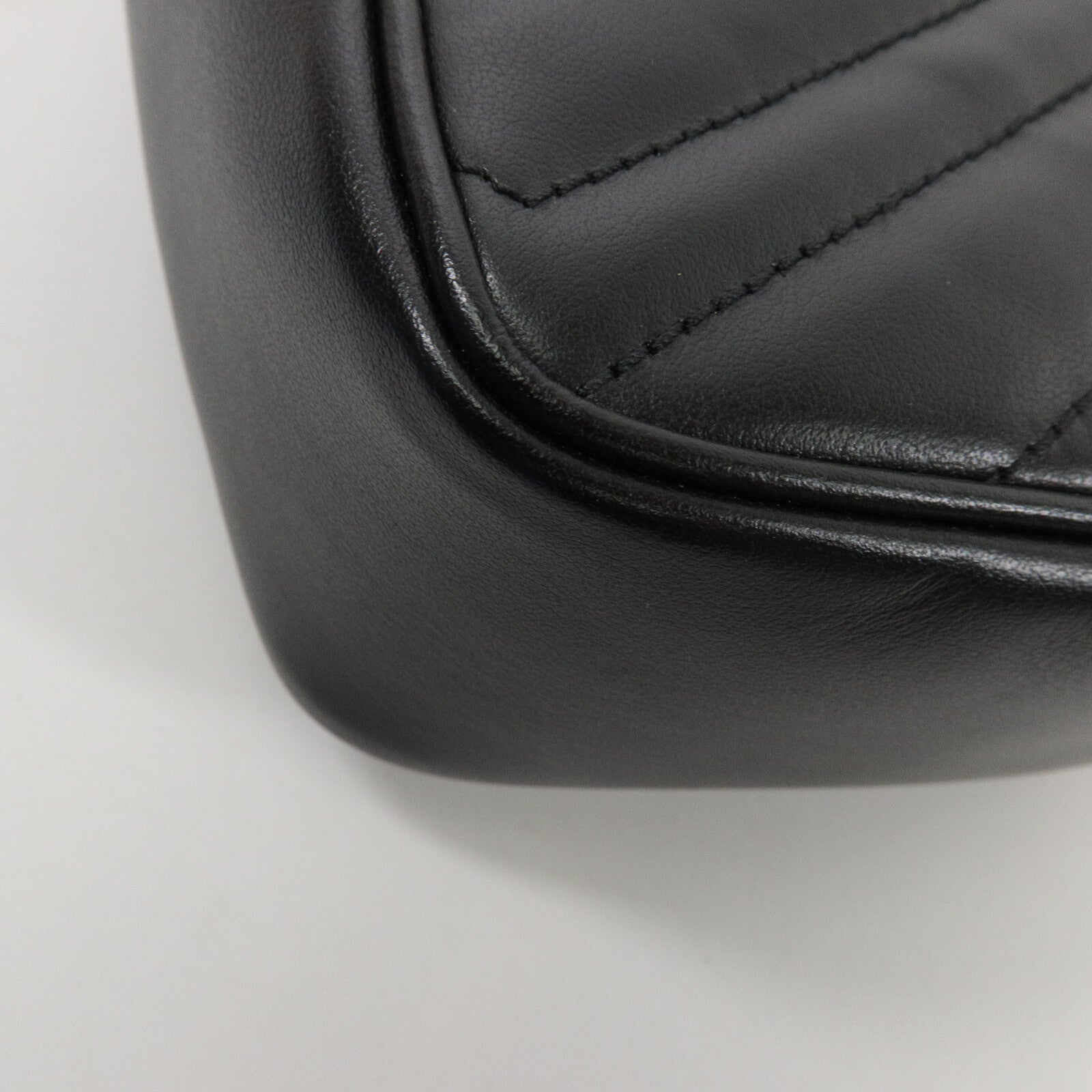 GUCCI 牛皮皮革GG Marmont Mini Bucket鏈帶肩背袋