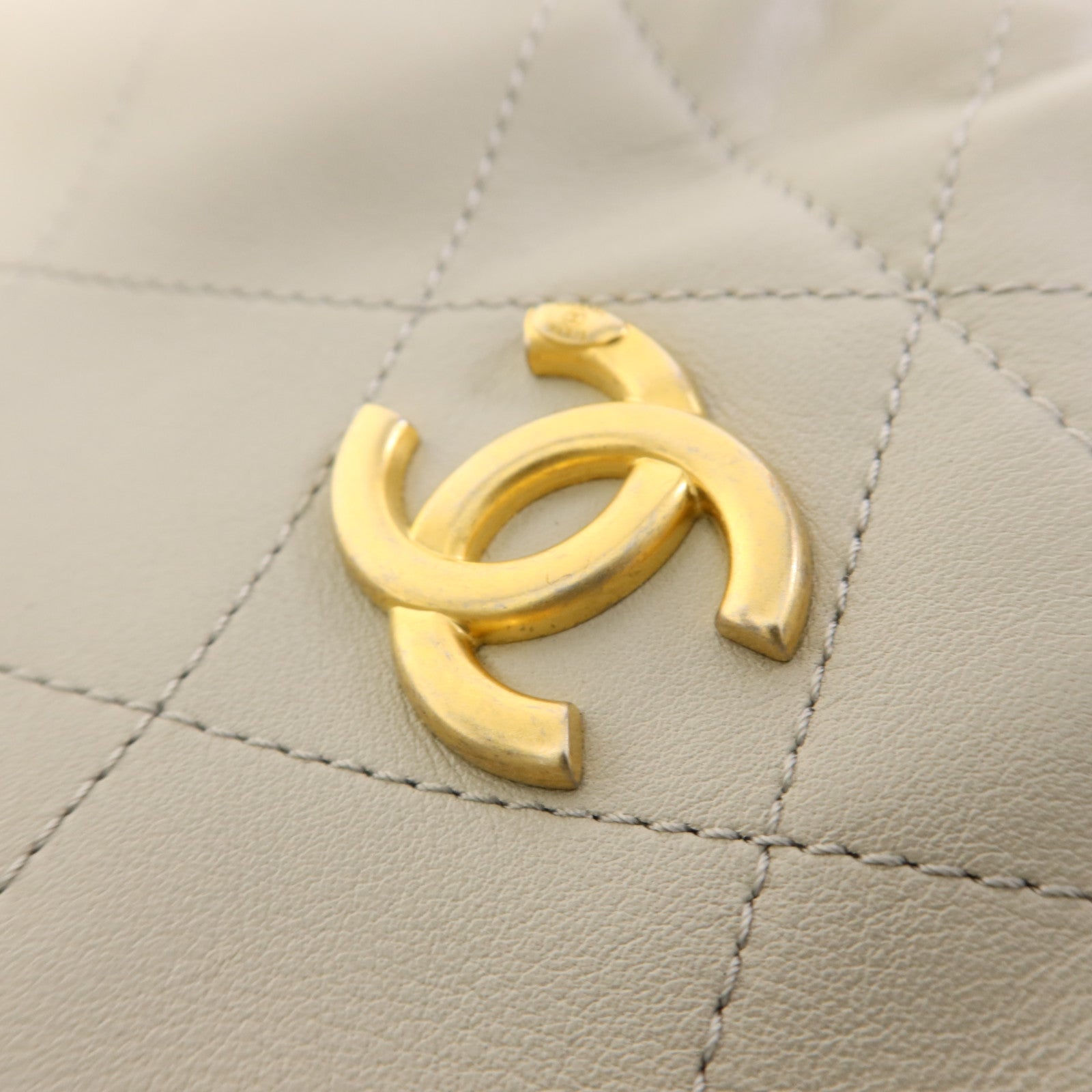 CHANEL 牛皮皮革Shoulder Bag金扣肩背袋