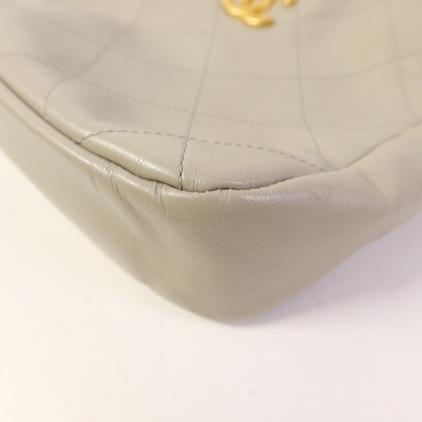 CHANEL 牛皮皮革Shoulder Bag金扣肩背袋