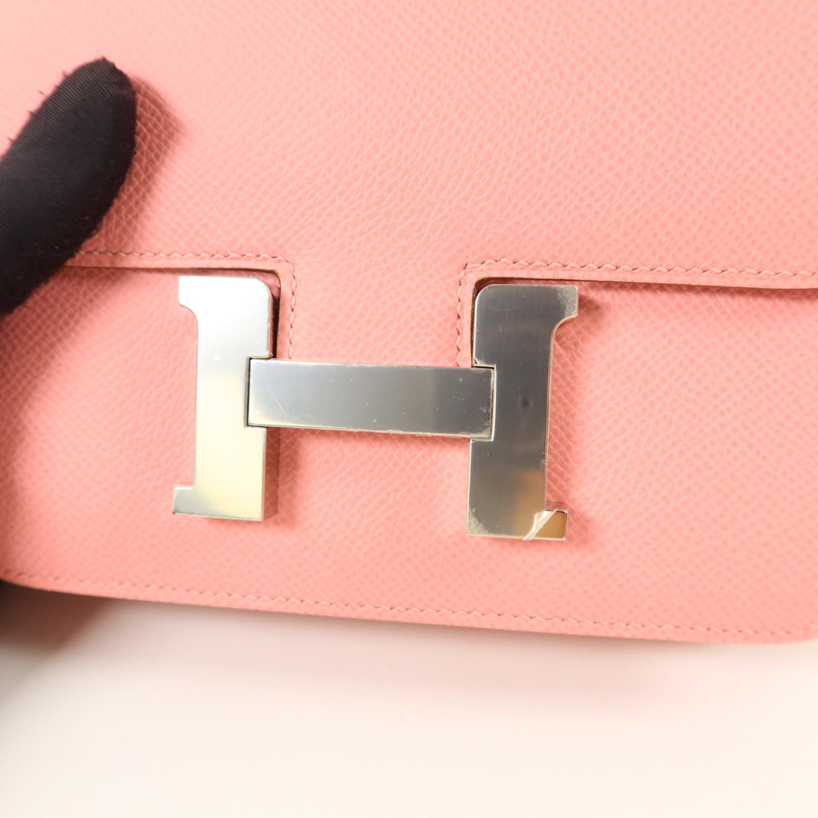 HERMES Epsom皮革Constance Mini肩背袋Rose Confetti