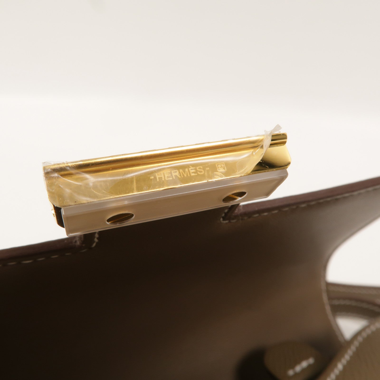 HERMES Epsom皮革Constance Mini肩背袋Etoupe